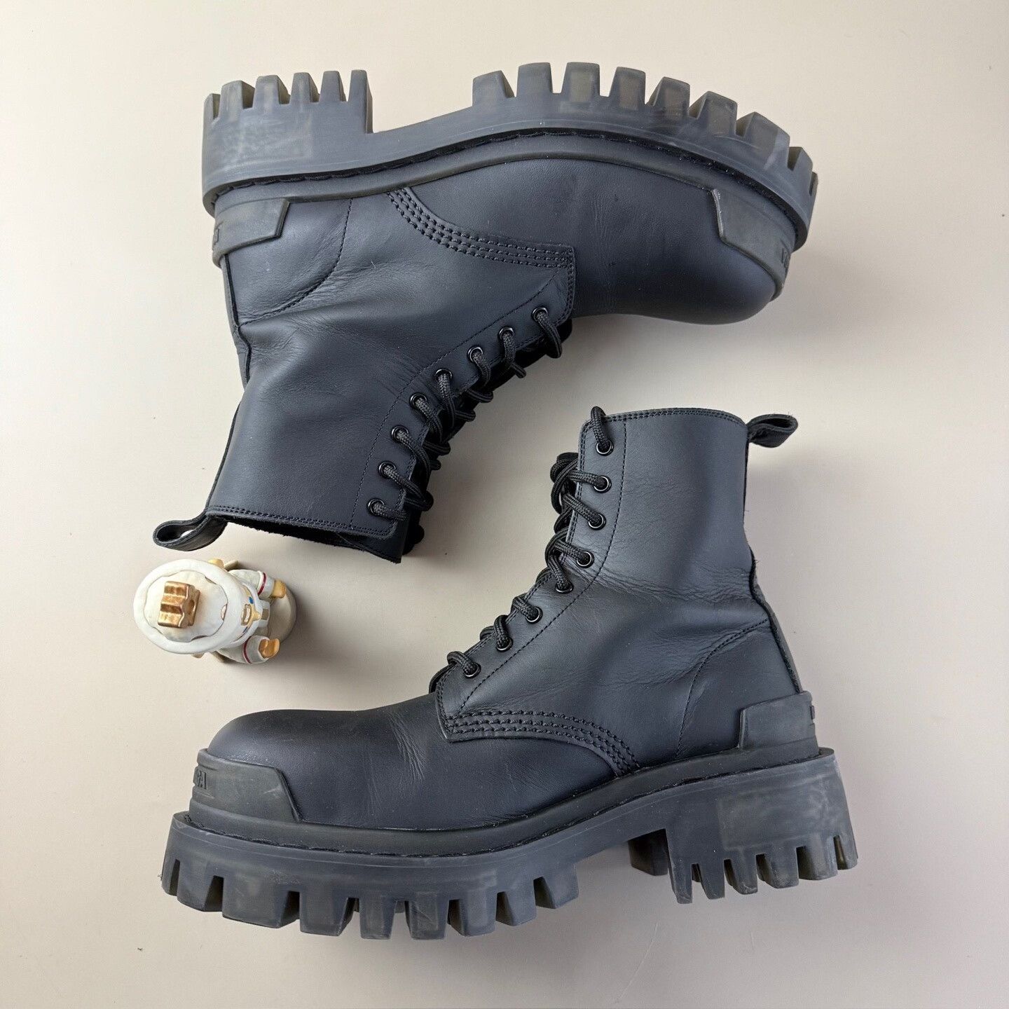 Balenciaga balenciaga black platform ankle boots size 35.5 Size US 5 / IT 35 - 4 Thumbnail