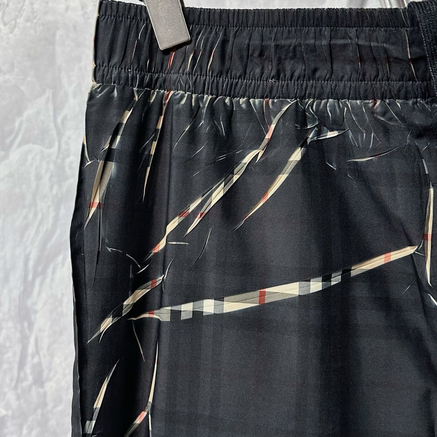 Burberry Burberry Black Checkered Casual Pants L Size Size US 34 / EU 50 - 3 Thumbnail