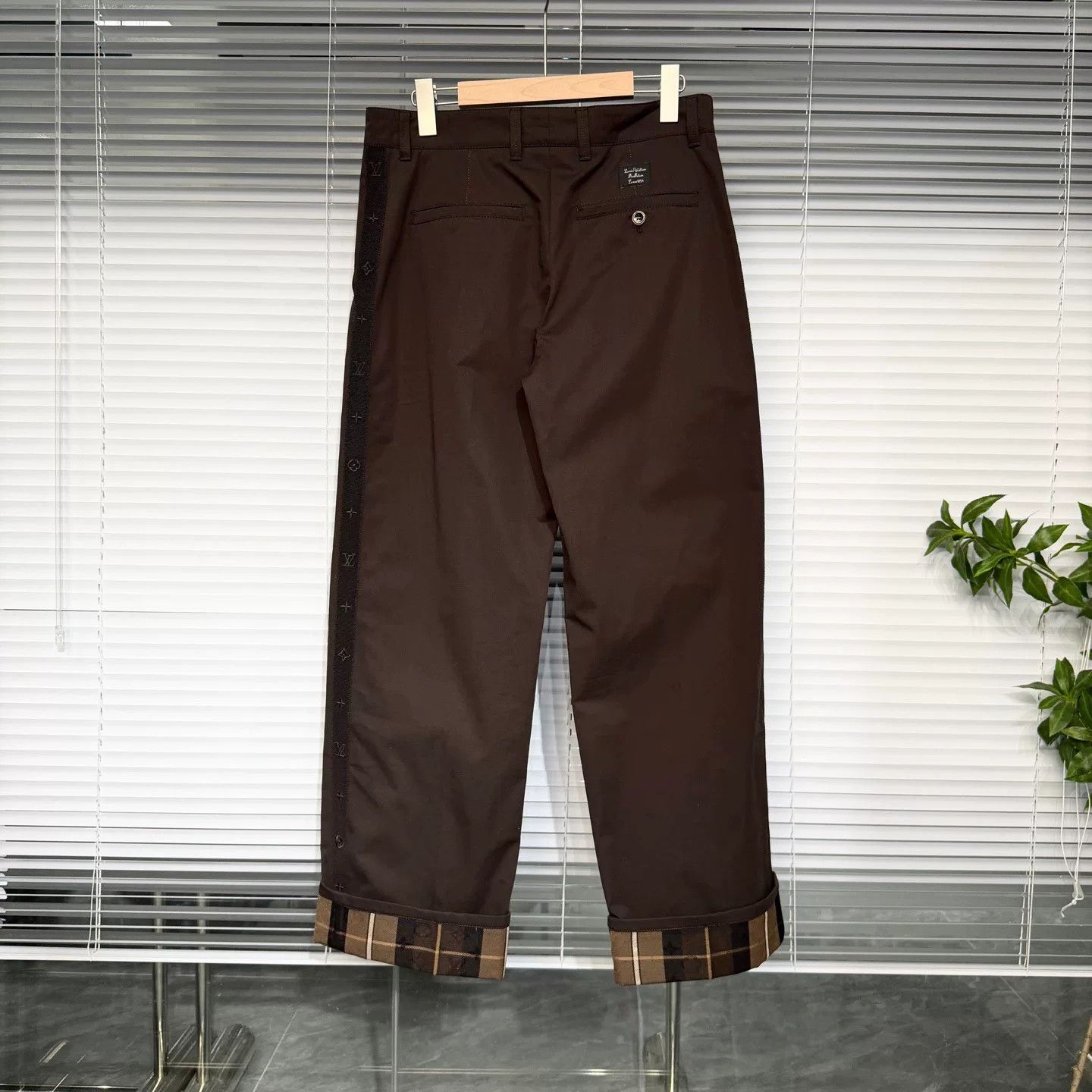 Louis Vuitton brown lv denim pants with checkered hem Size US 36 / EU 52 - 2 Thumbnail