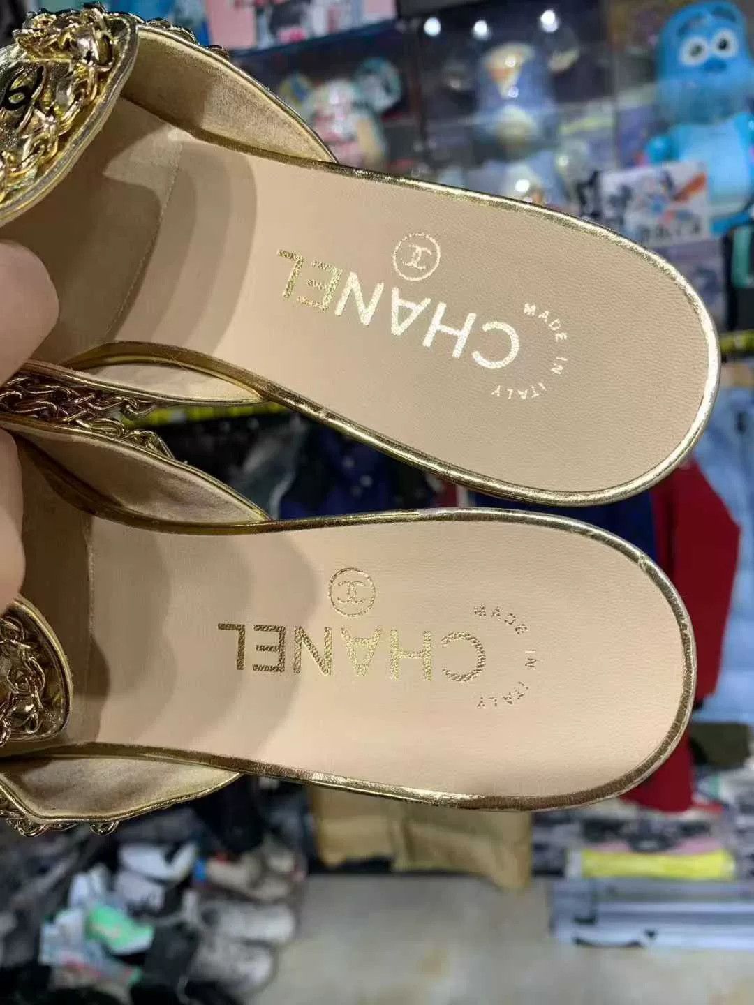 Chanel chanel gold chain slide sandals size 37.5 Size US 7.5 / IT 37.5 - 5 Thumbnail