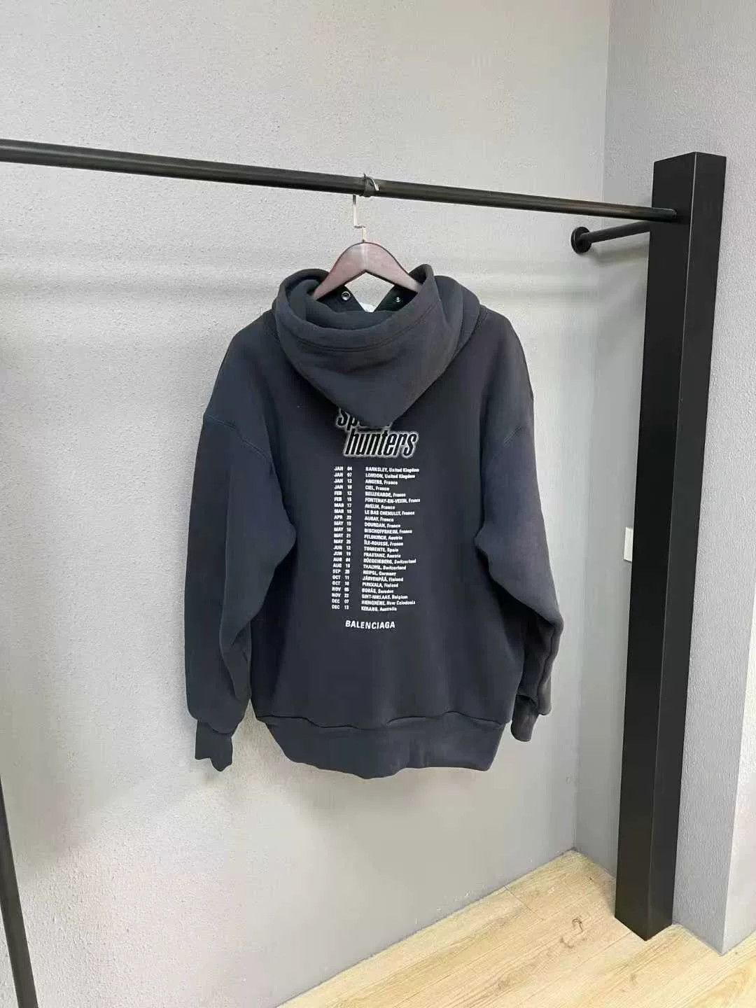Balenciaga balenciaga graphic hoodie in dark gray Size US M / EU 48-50 / 2 - 2 Thumbnail