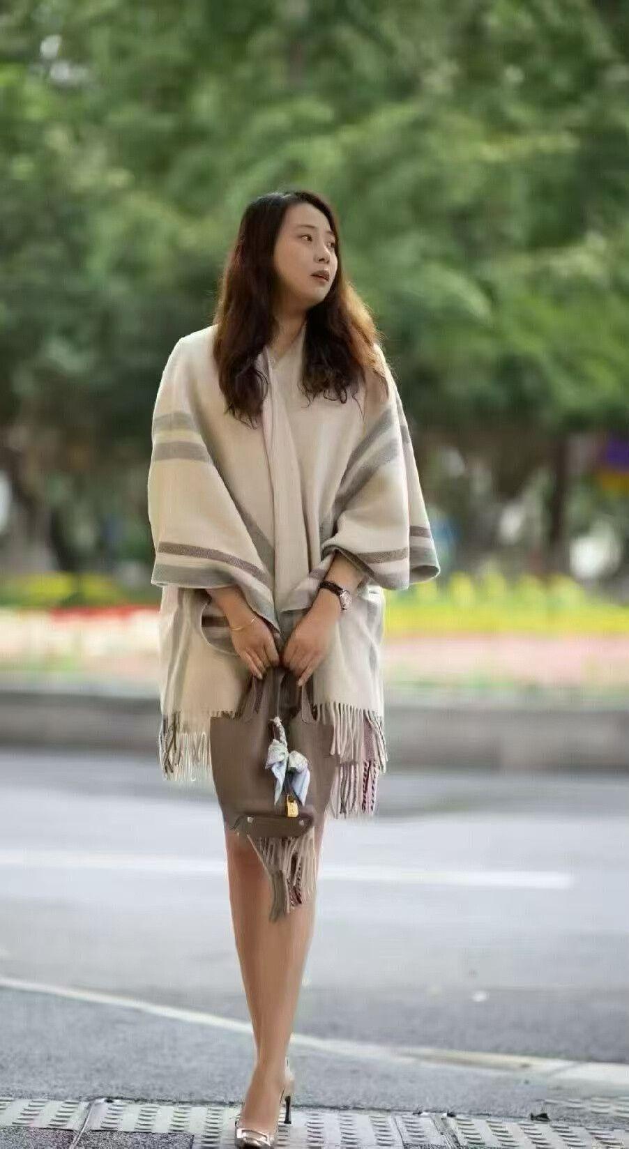Max Mara Maxmara Wool Cape Shawl Poncho Size M / US 6-8 / IT 42-44 - 5 Thumbnail