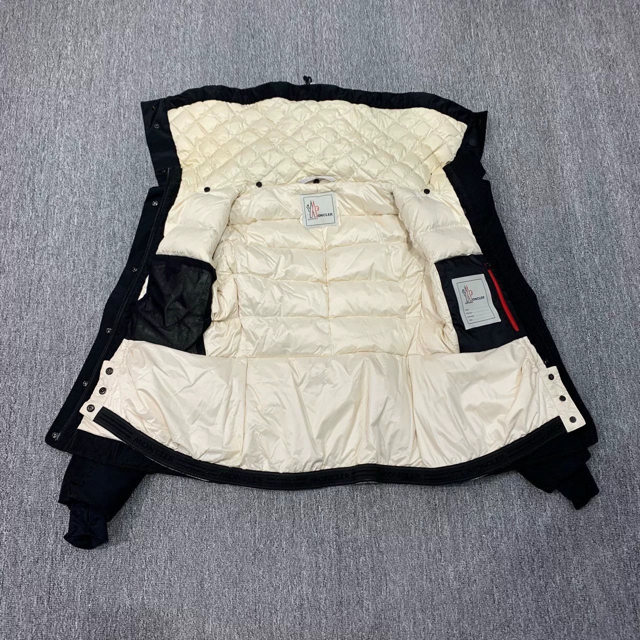 Moncler Moncler Black Women's Down Jacket Size 1 Size S / US 4 / IT 40 - 6 Thumbnail