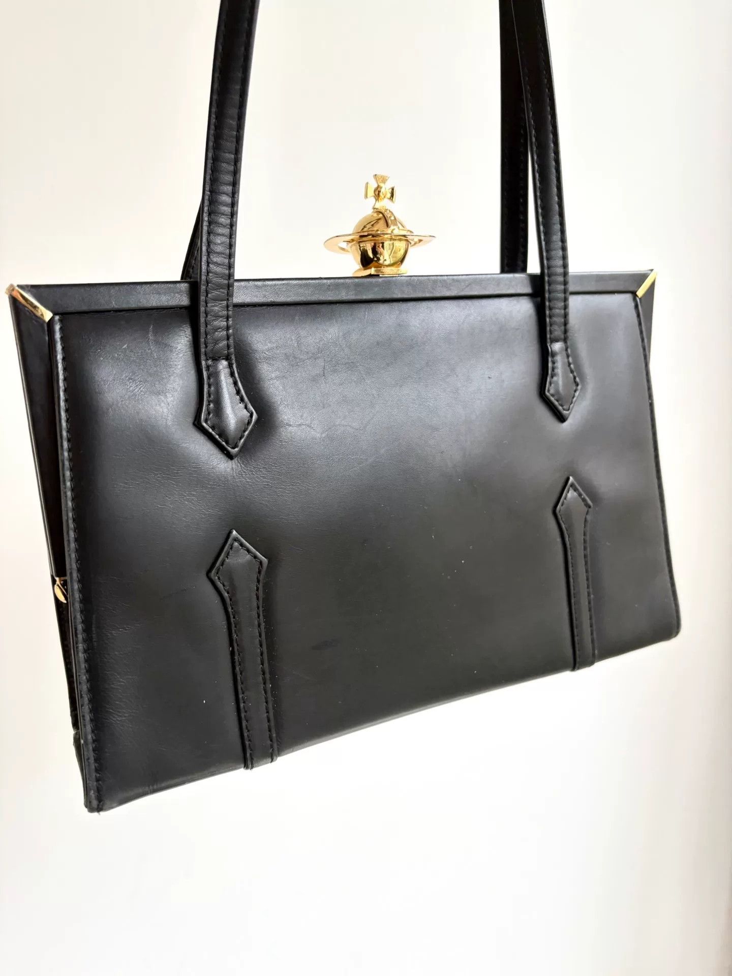 Vivienne Westwood Vivienne Westwood Black Saturn Shoulder Bag Size ONE SIZE - 2 Thumbnail