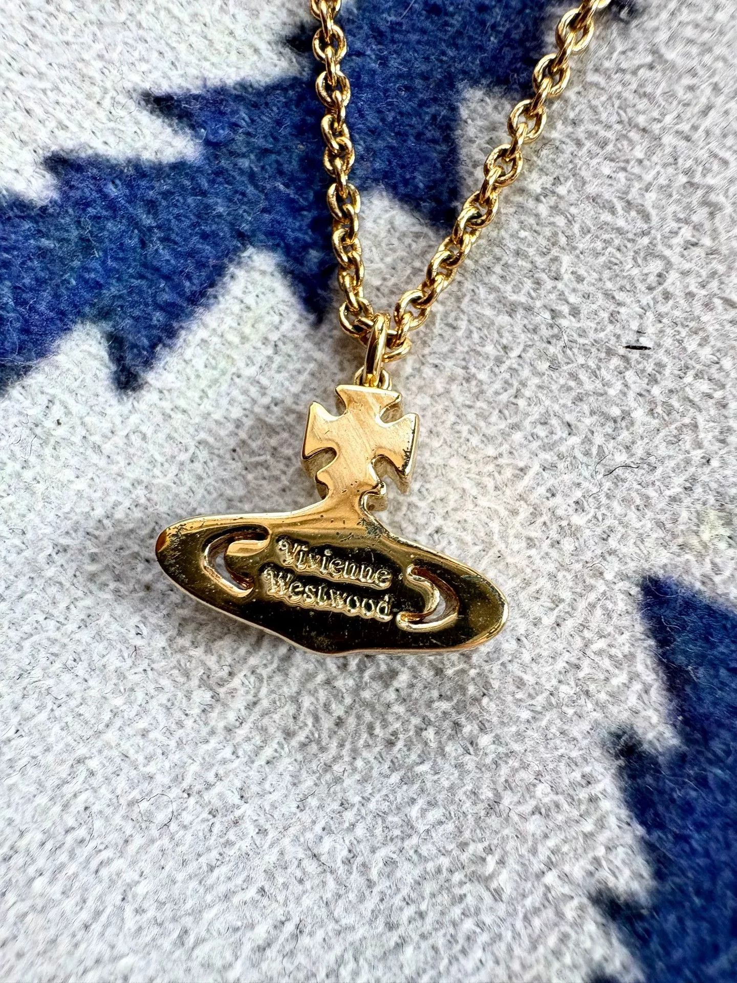 Vivienne Westwood Vivienne Westwood Saturn Pendant Necklace Size ONE SIZE - 2 Thumbnail