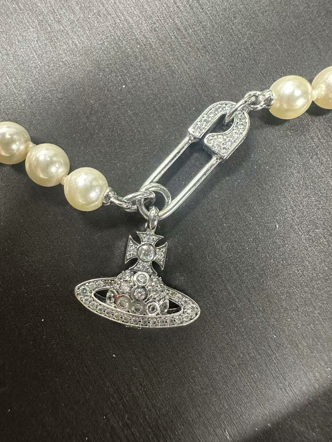 Vivienne Westwood Vivienne Westwood Saturn Pearl Necklace Size ONE SIZE - 2 Thumbnail