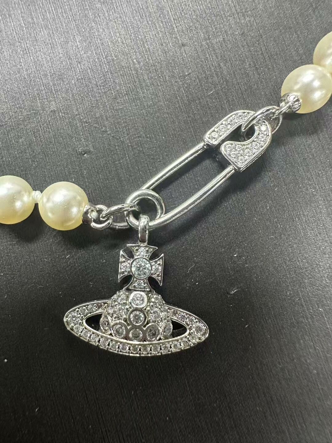 Vivienne Westwood Vivienne Westwood Pearl Brooch Necklace Size ONE SIZE - 2 Thumbnail