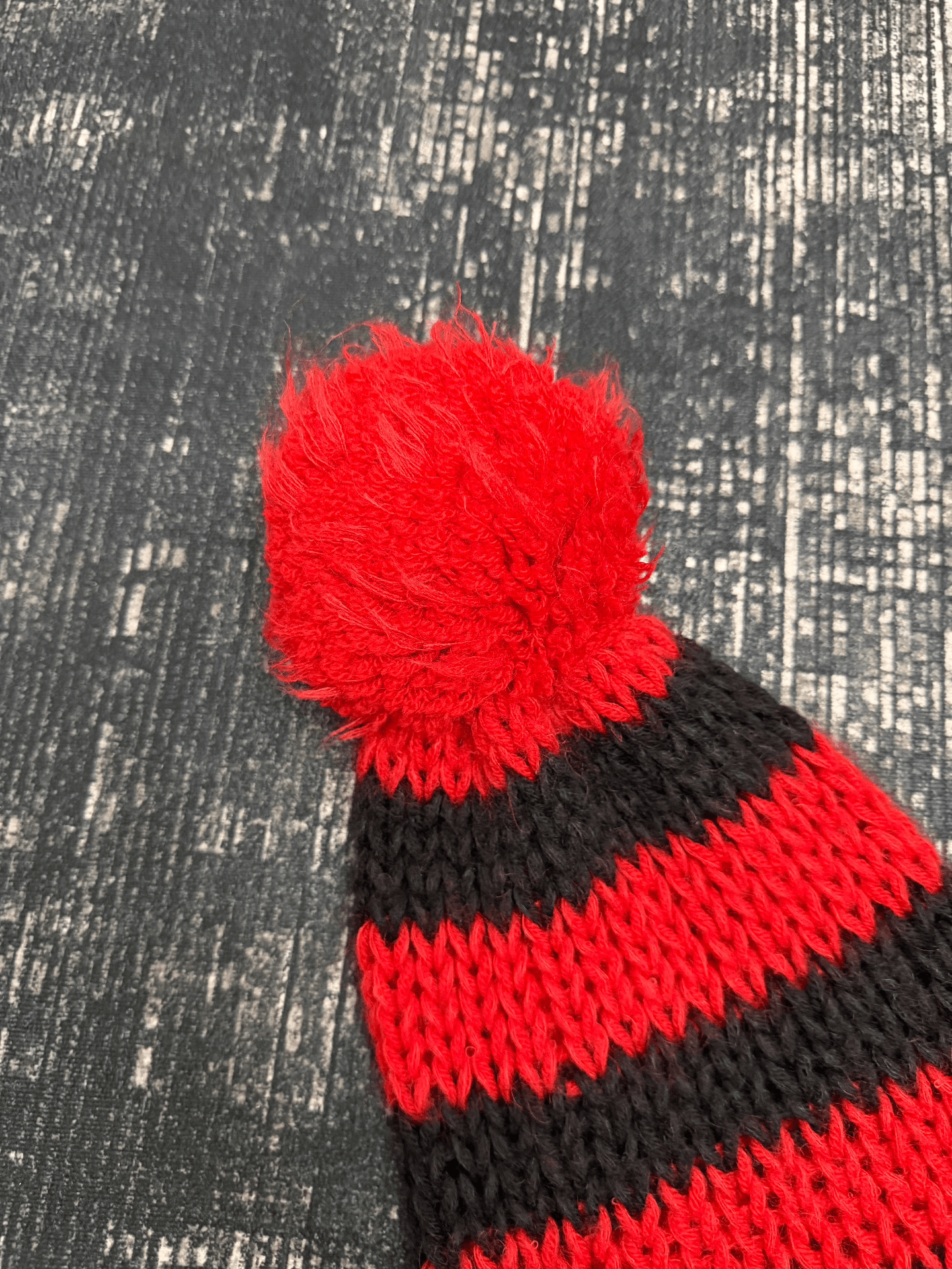 Yves Saint Laurent Saint Laurent Red Black Knit Hat Size ONE SIZE - 2 Thumbnail