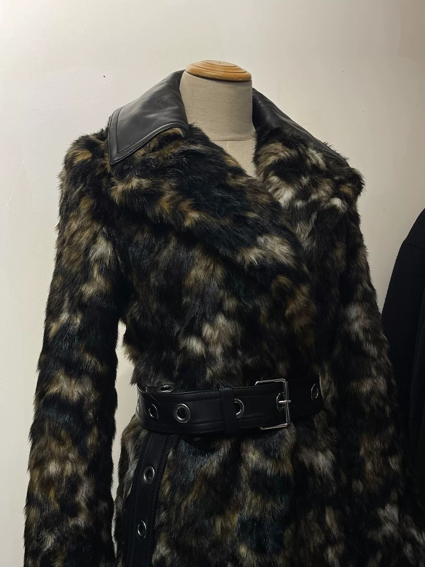 Helmut Lang Helmut Lang Fur Coat Outerwear Size S / US 4 / IT 40 - 2 Thumbnail