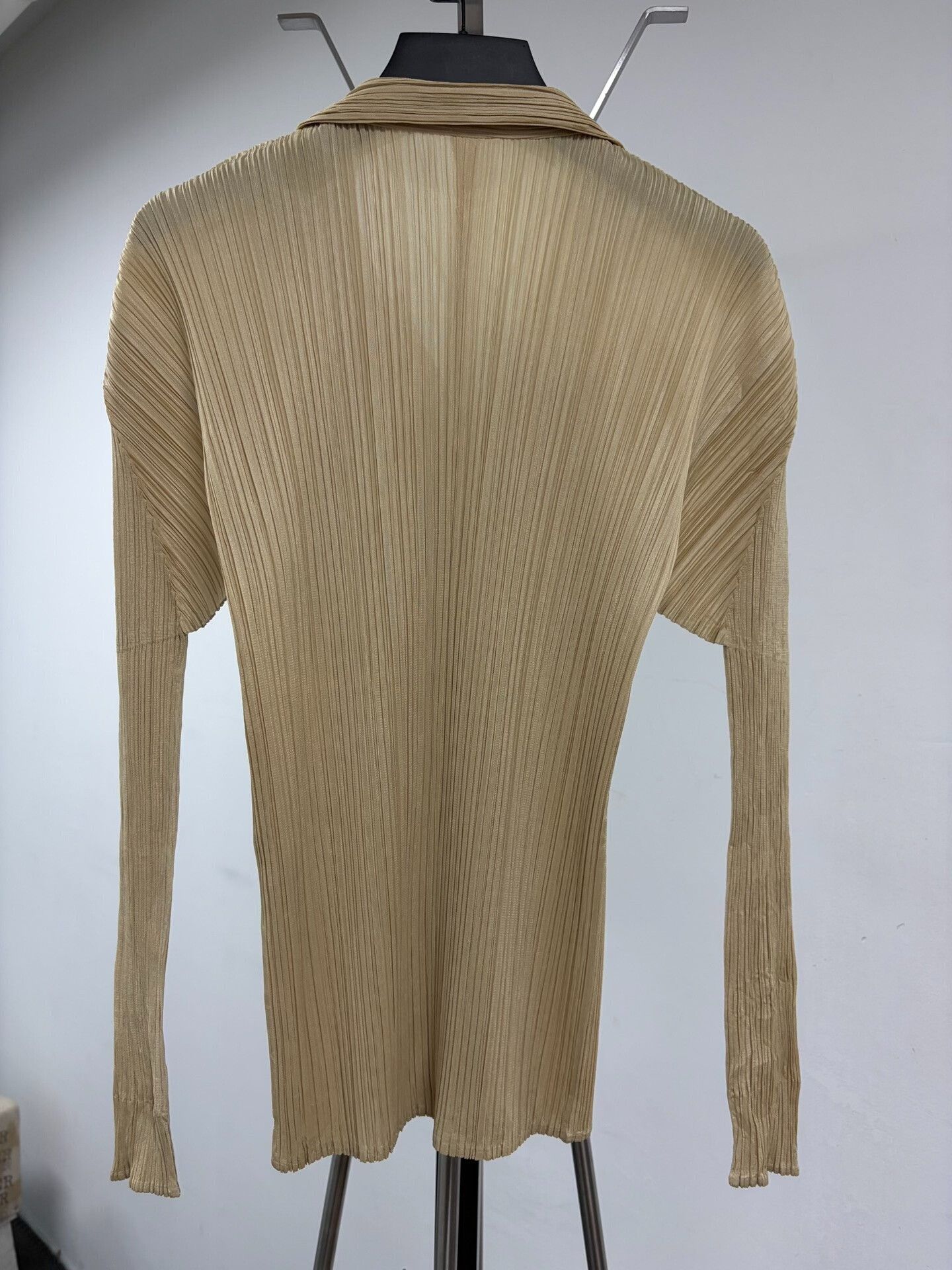 Issey Miyake Pleats Please Issey Miyake Champagne Top Size L / US 10 / IT 46 - 2 Thumbnail