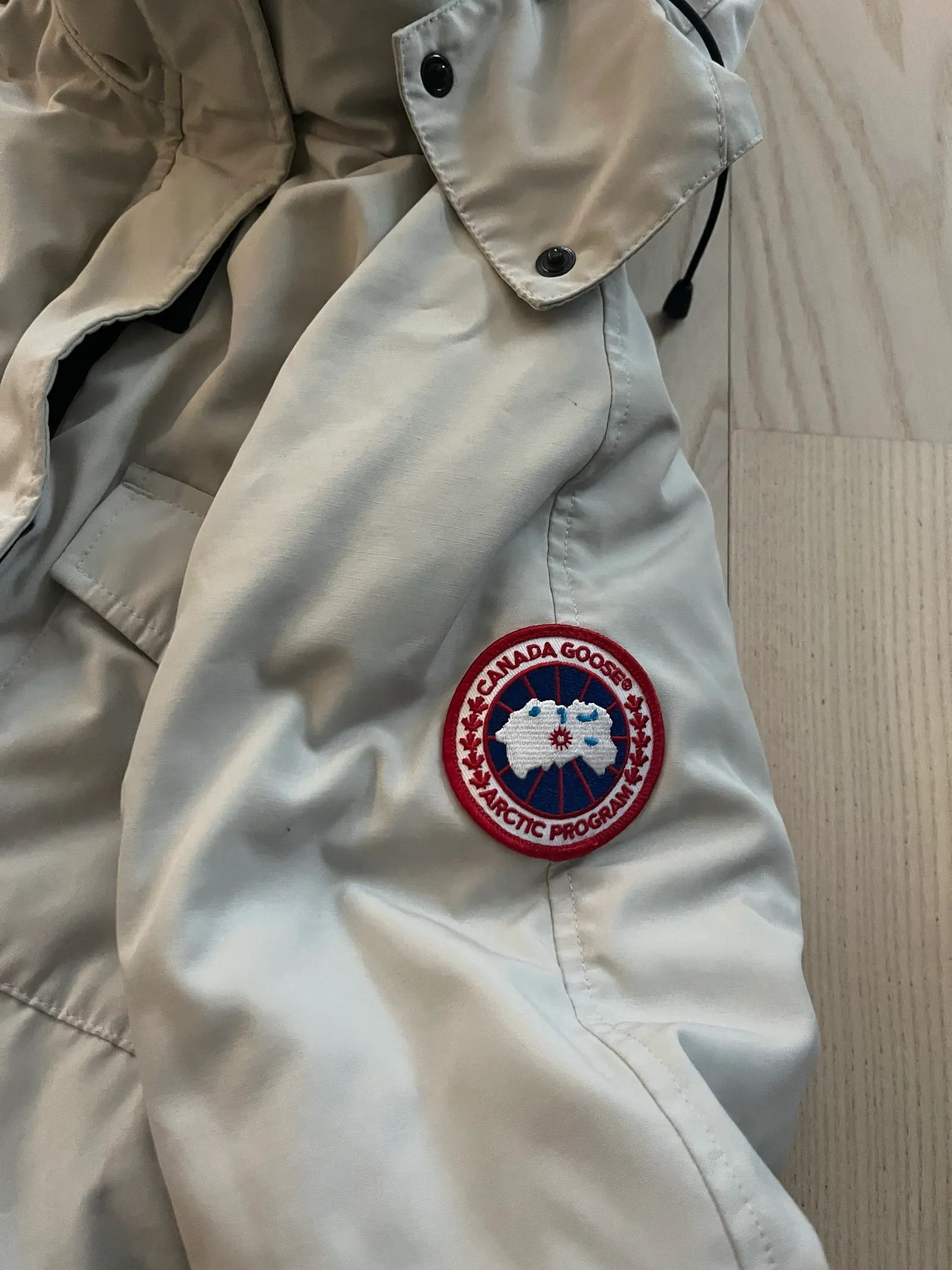 Canada Goose Canada Goose Down Jacket Size M / US 6-8 / IT 42-44 - 2 Thumbnail