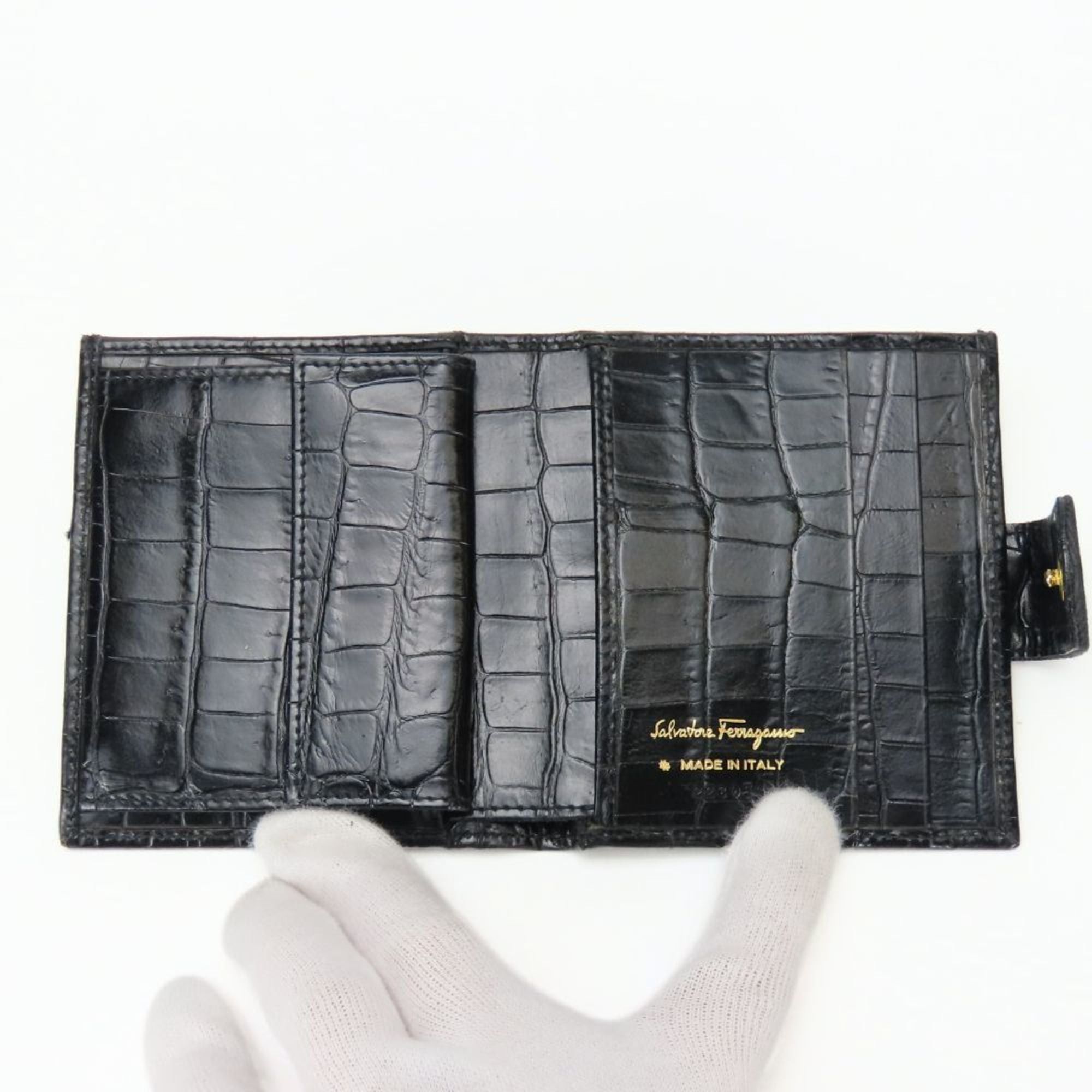 Salvatore Ferragamo Salvatore Ferragamo Women's Vara Bifold Wallet 223053 in Black Leather with Gold Hardware and Crocodile Embossing Size ONE SIZE - 19 Thumbnail