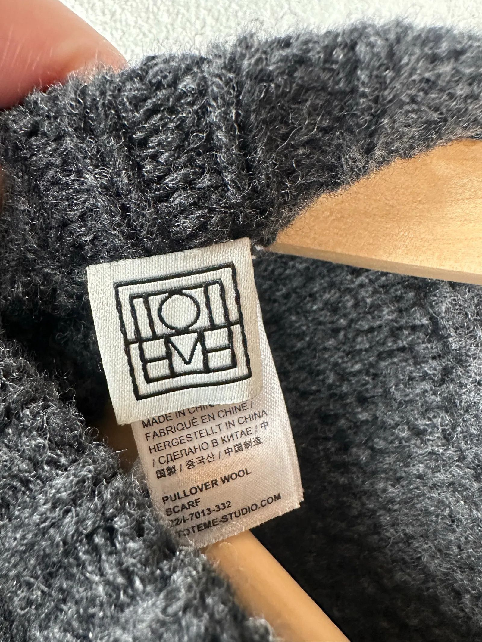 Toteme Toteme Pullover Wool Scarf Poncho Size M / US 6-8 / IT 42-44 - 2 Thumbnail