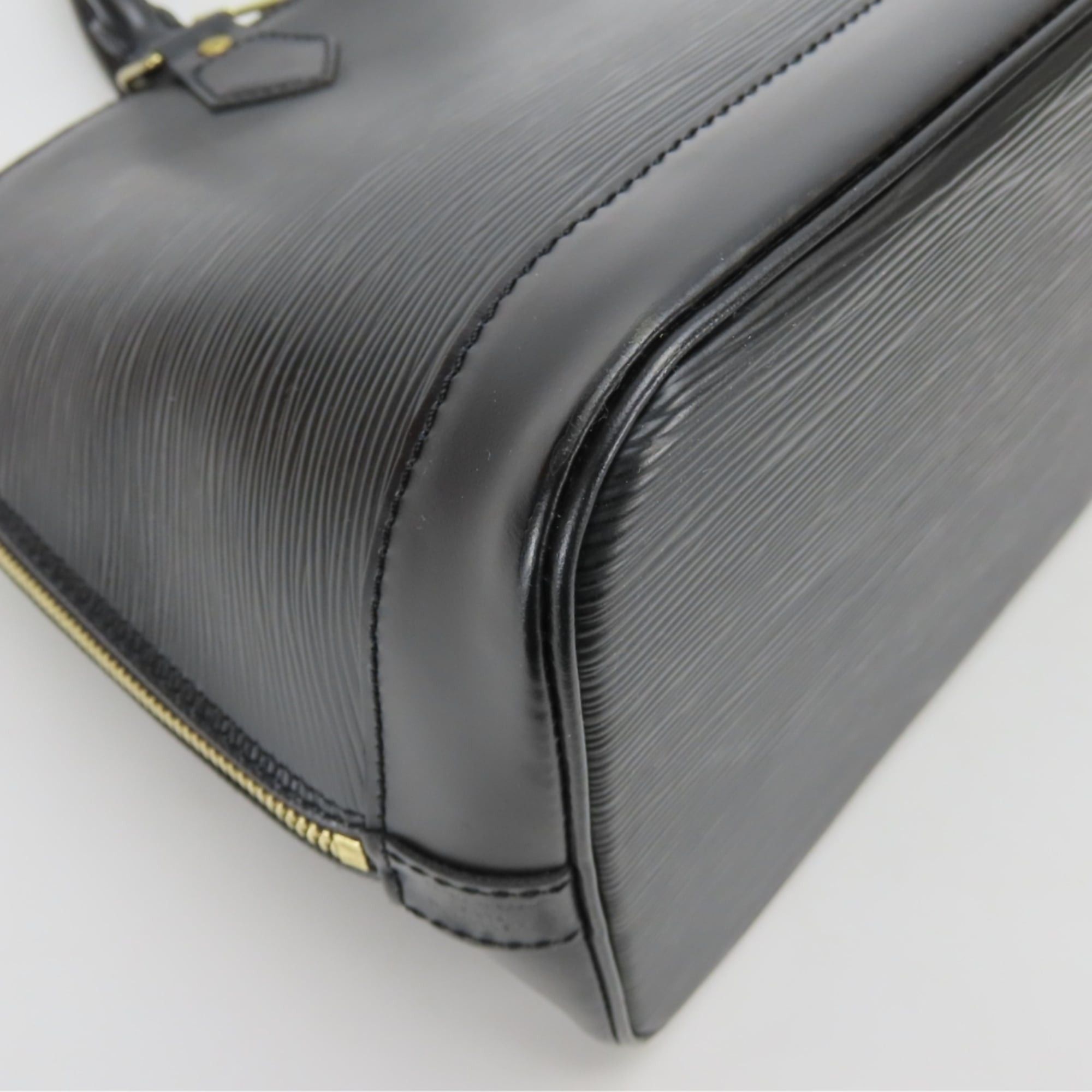 Louis Vuitton Louis Vuitton Alma Handbag M52142 Epi Leather Noir Black with Gold Hardware Chic Women's LOUIS VUITTON Size ONE SIZE - 7 Thumbnail
