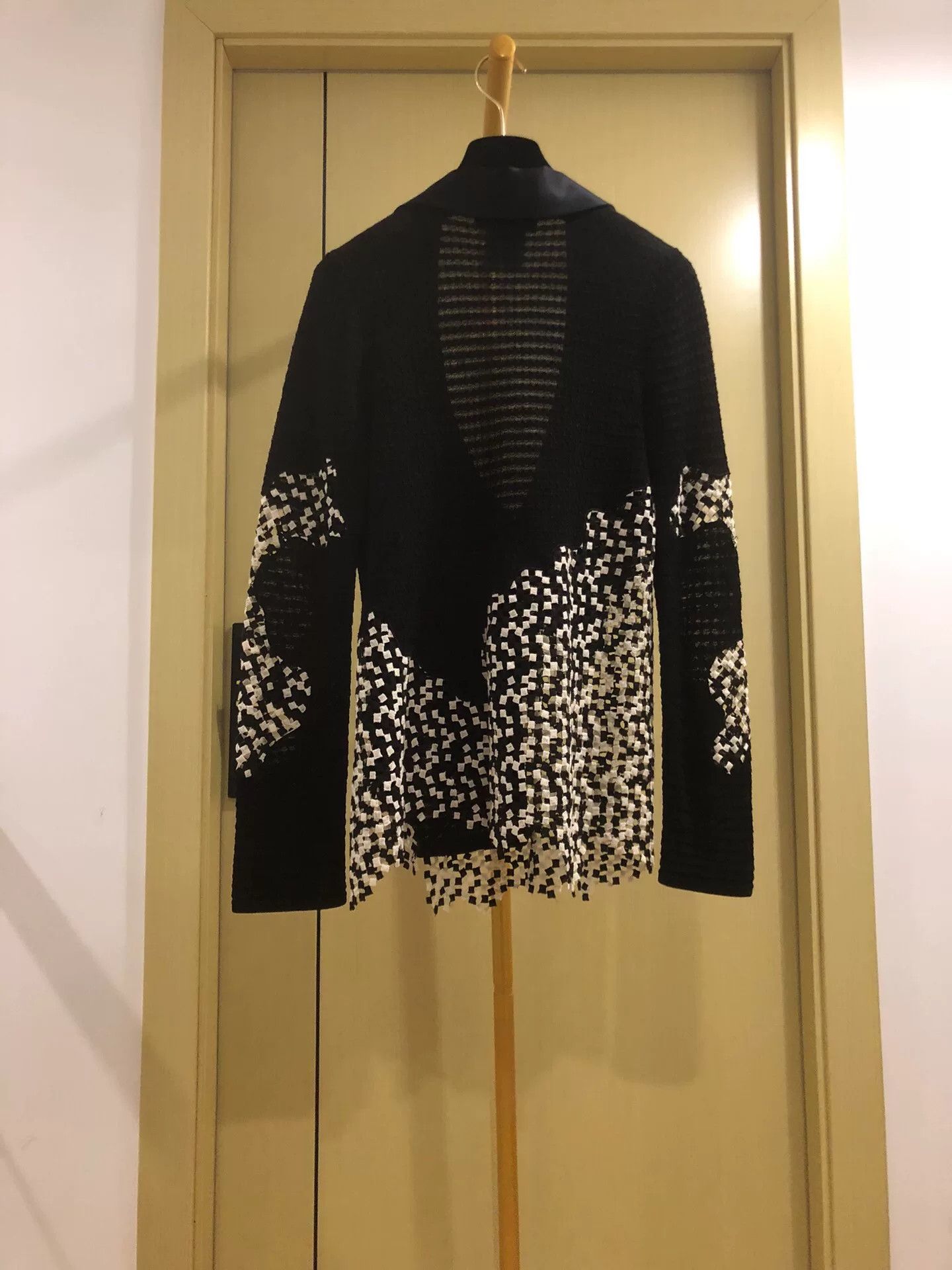 Chanel Chanel Black and White Silk Jacket Size XXS / US 00 / IT 34 - 2 Thumbnail
