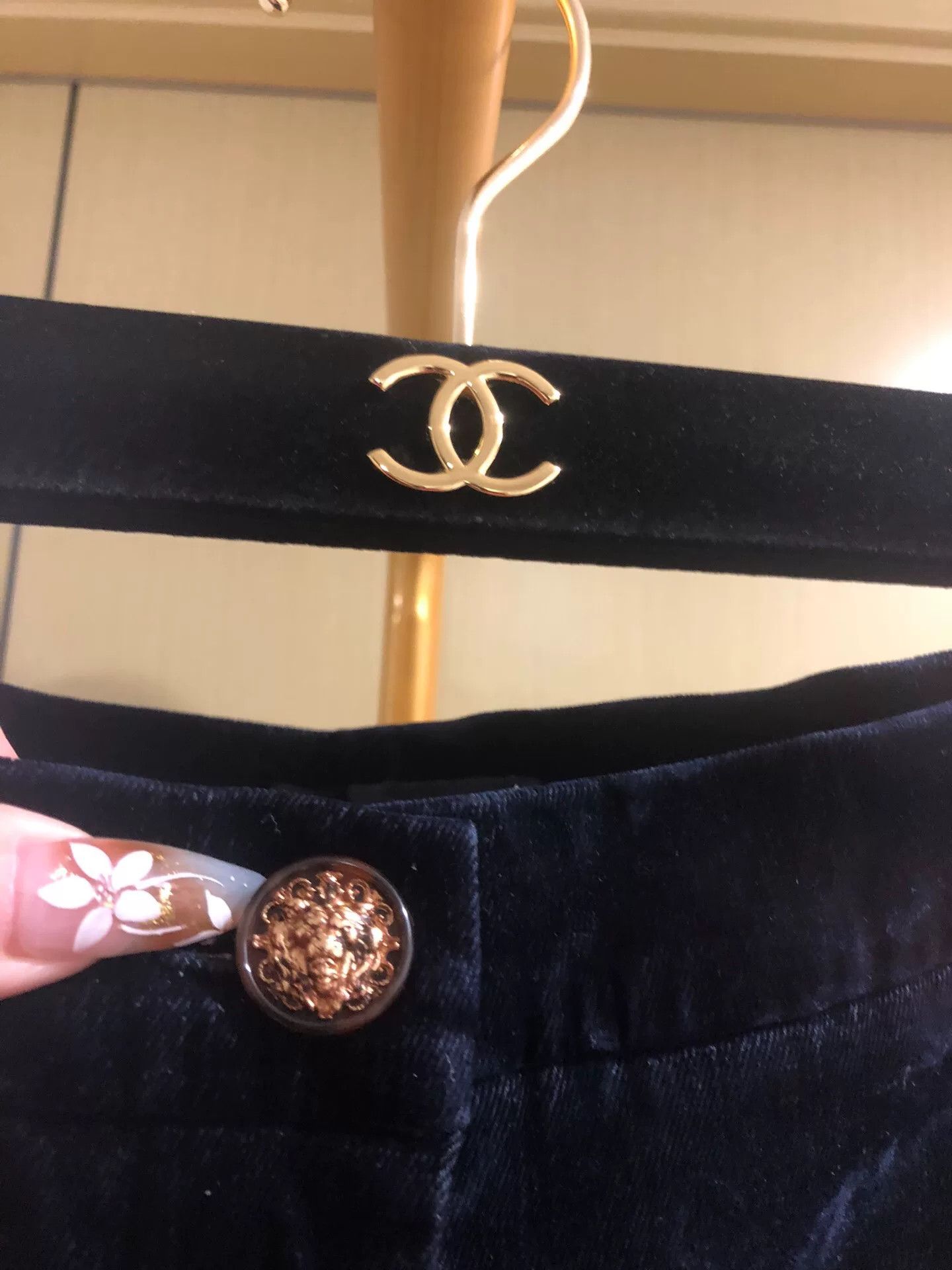 Chanel Vintage Chanel Velvet Straight-Leg Pants Size 26" / US 2 / IT 38 - 4 Thumbnail