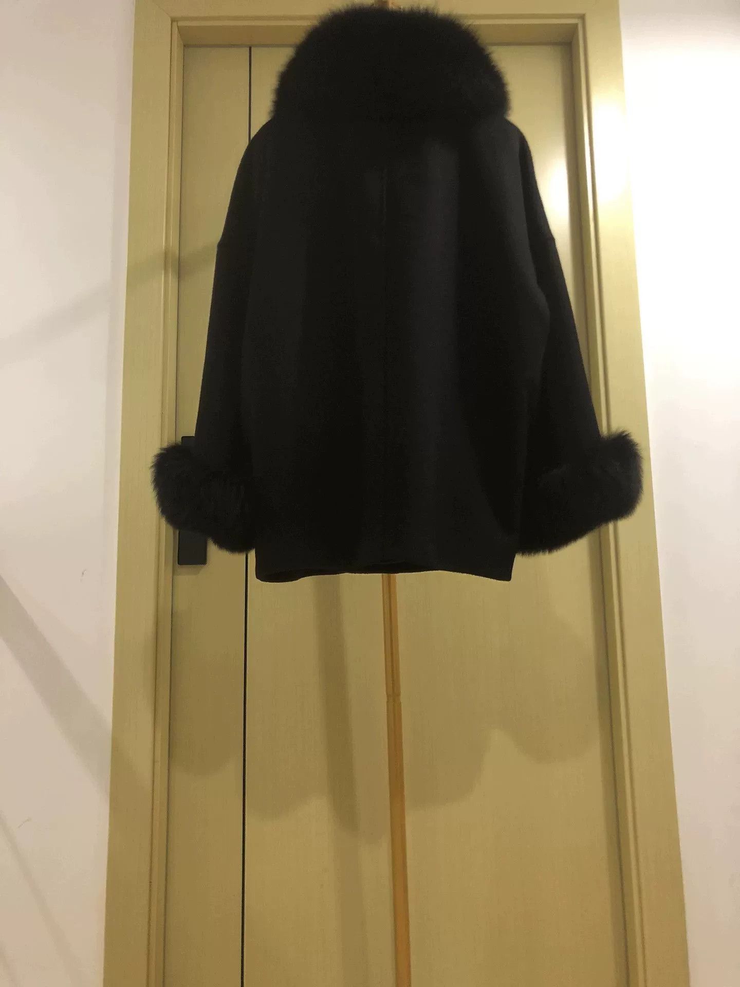 Max Mara Max Mara Black Wool Coat with Fur Trim Size L / US 10 / IT 46 - 3 Thumbnail
