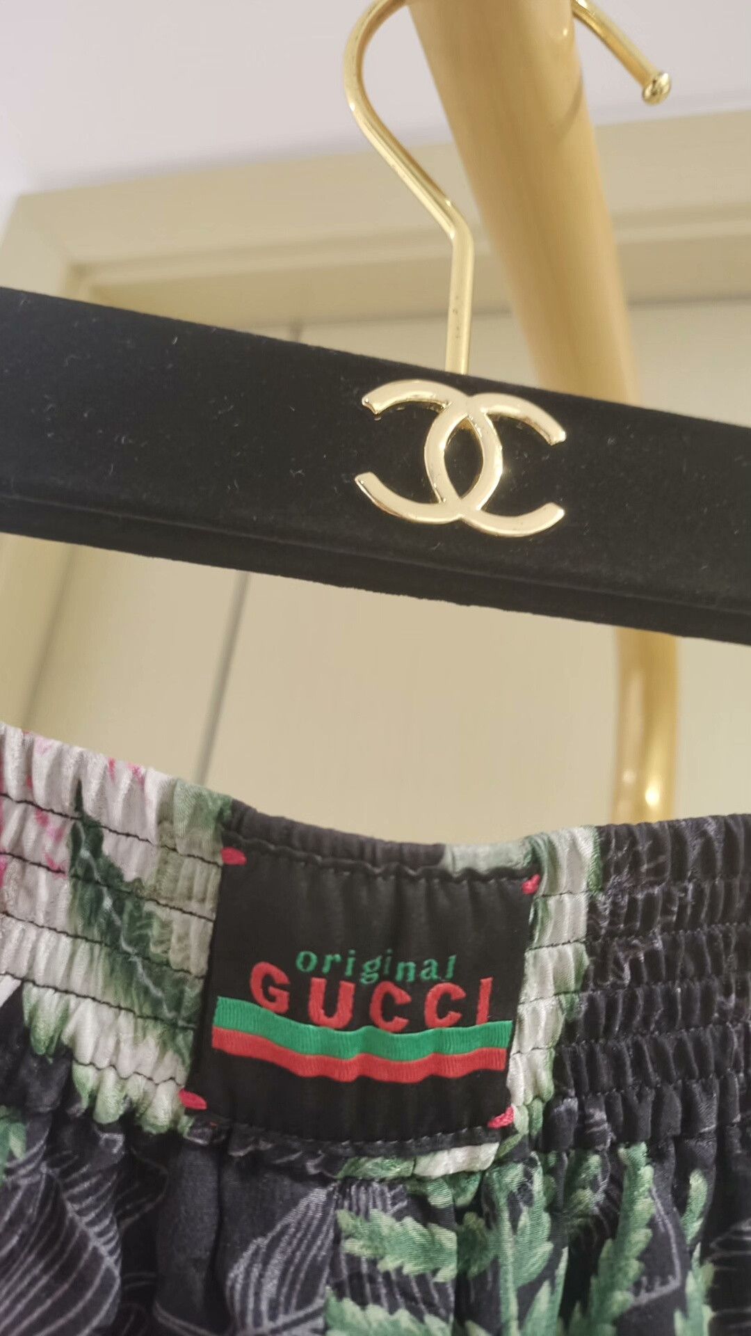 Gucci Gucci Floral Print Shorts for Women Size 26" / US 2 / IT 38 - 5 Thumbnail