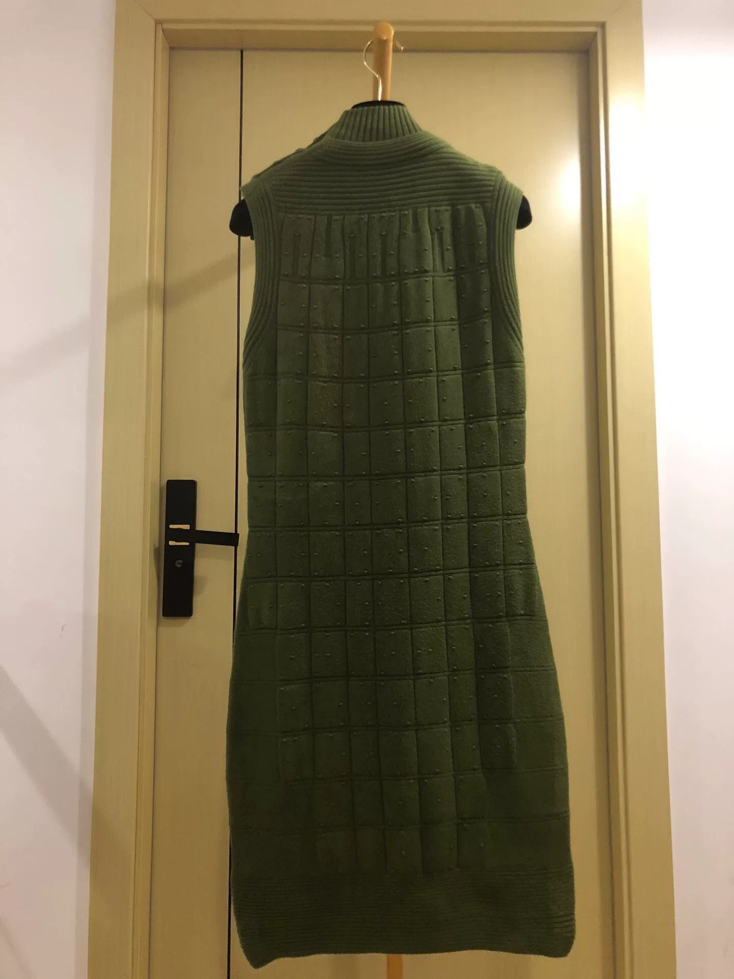 Chanel Chanel Sleeveless Knit Dress with Pearls Size S / US 4 / IT 40 - 3 Thumbnail