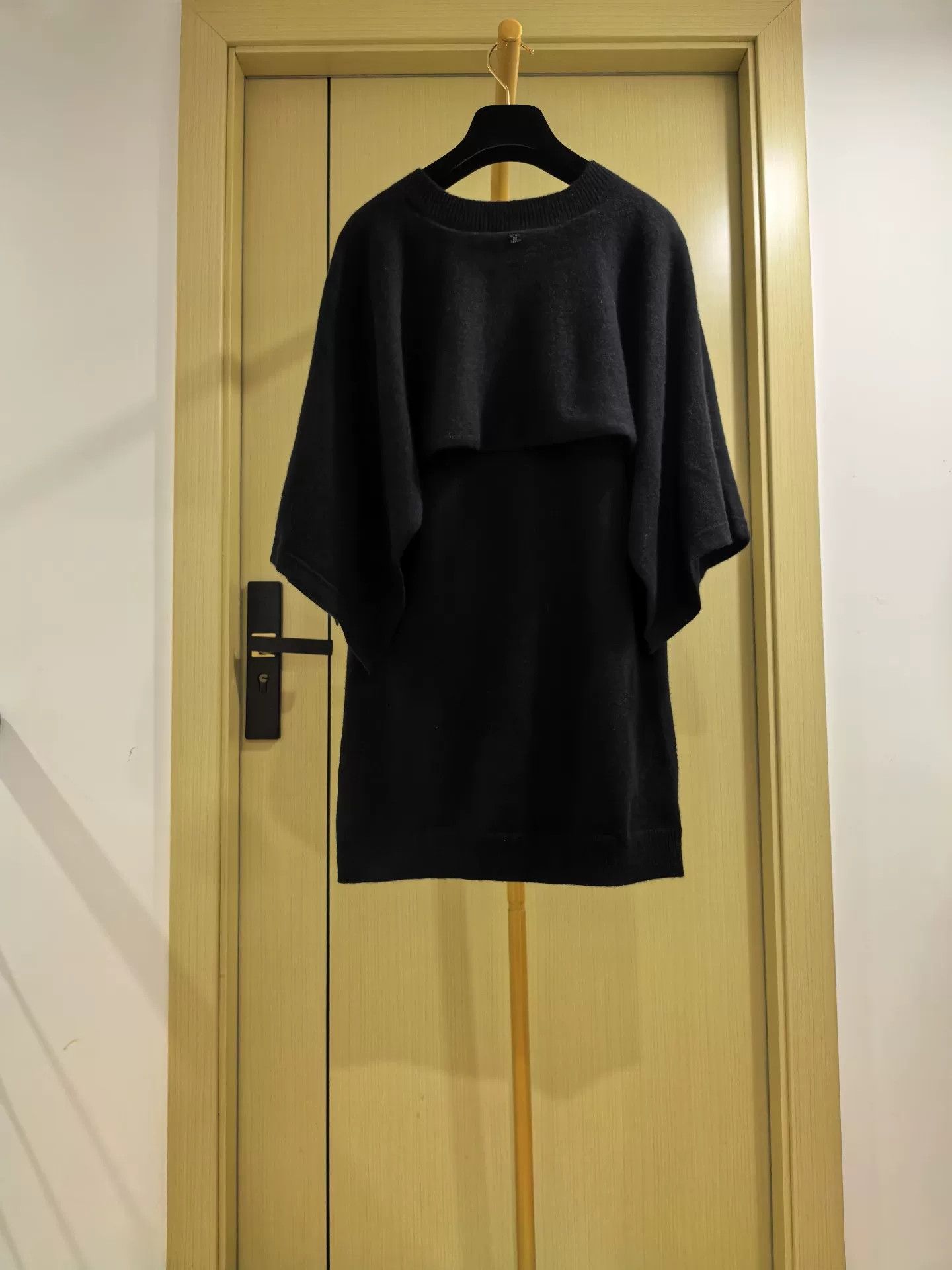 Chanel Chanel Black Cashmere Knit Poncho Sweater Size S / US 4 / IT 40 - 6 Thumbnail