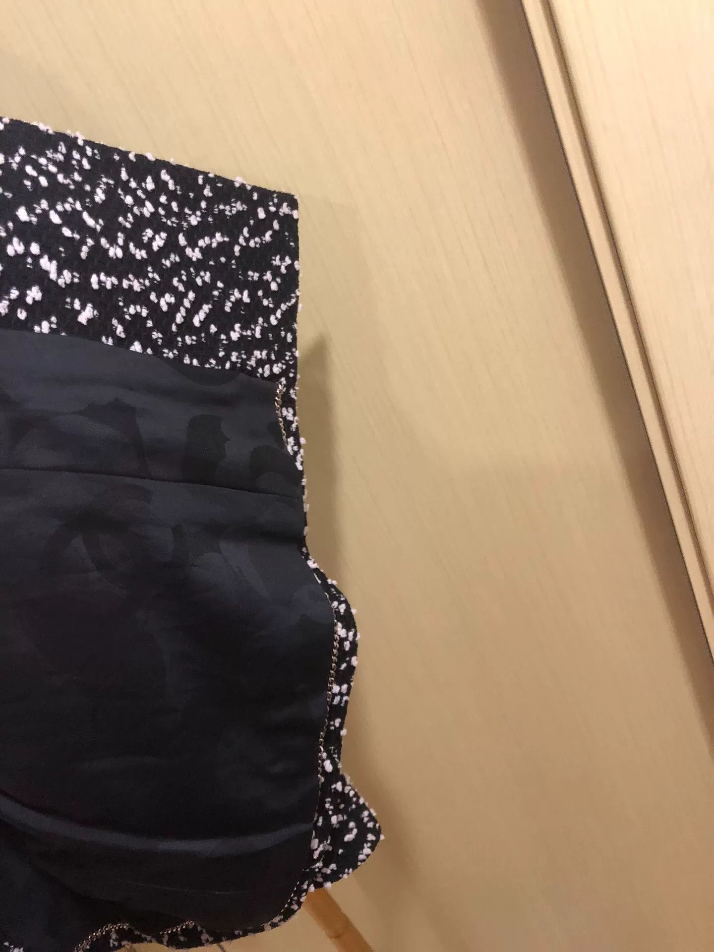 Chanel Chanel Black and White Tweed Jacket Size M / US 6-8 / IT 42-44 - 8 Thumbnail