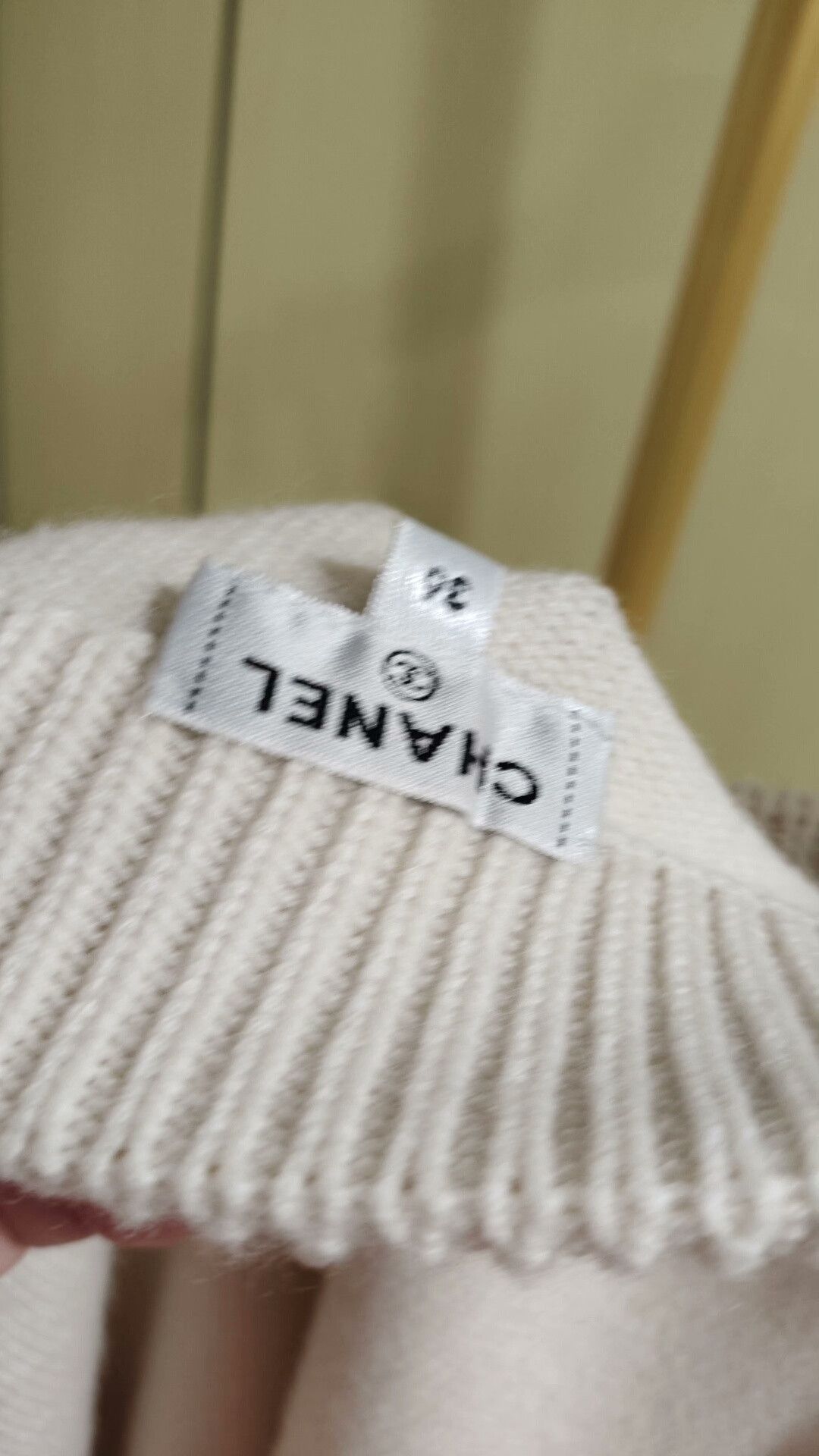 Chanel Chanel Beige Knit Off-Shoulder Top Size M / US 6-8 / IT 42-44 - 6 Thumbnail