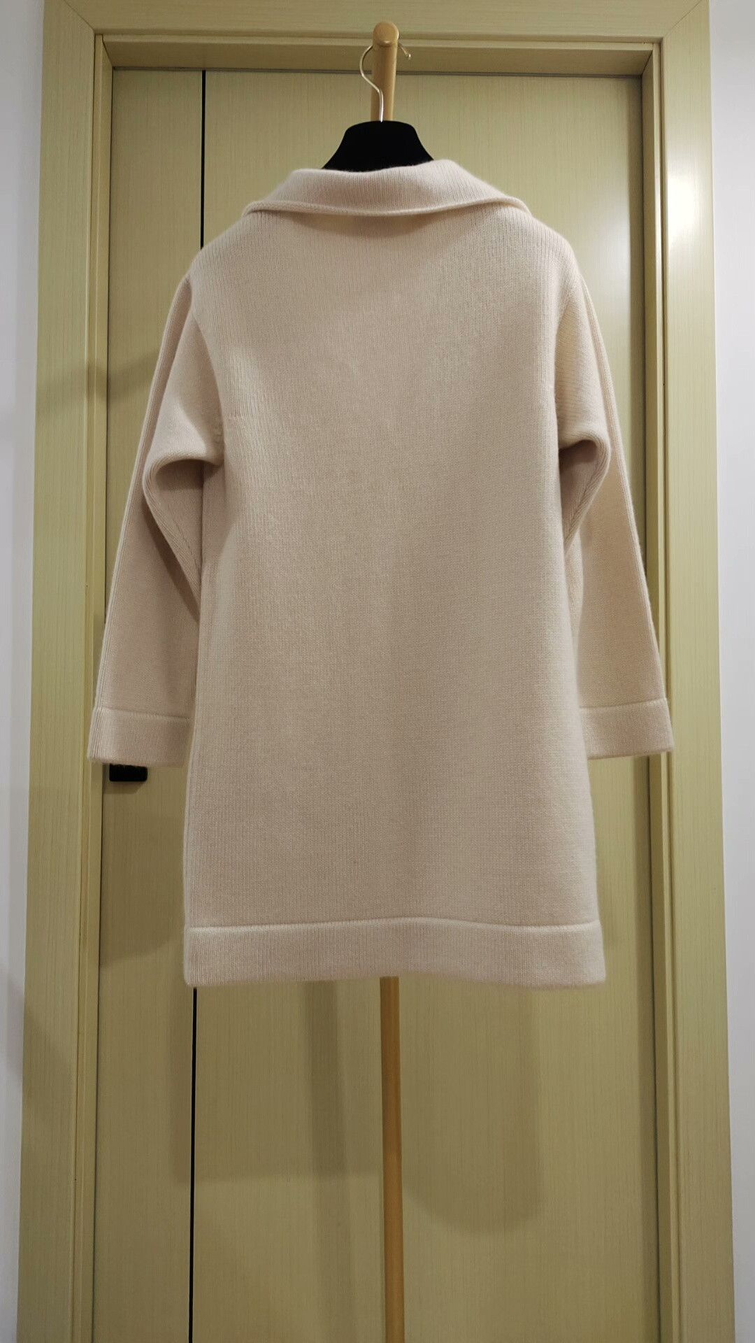 Chanel Chanel Beige Cashmere Knit Top Size M / US 6-8 / IT 42-44 - 2 Thumbnail