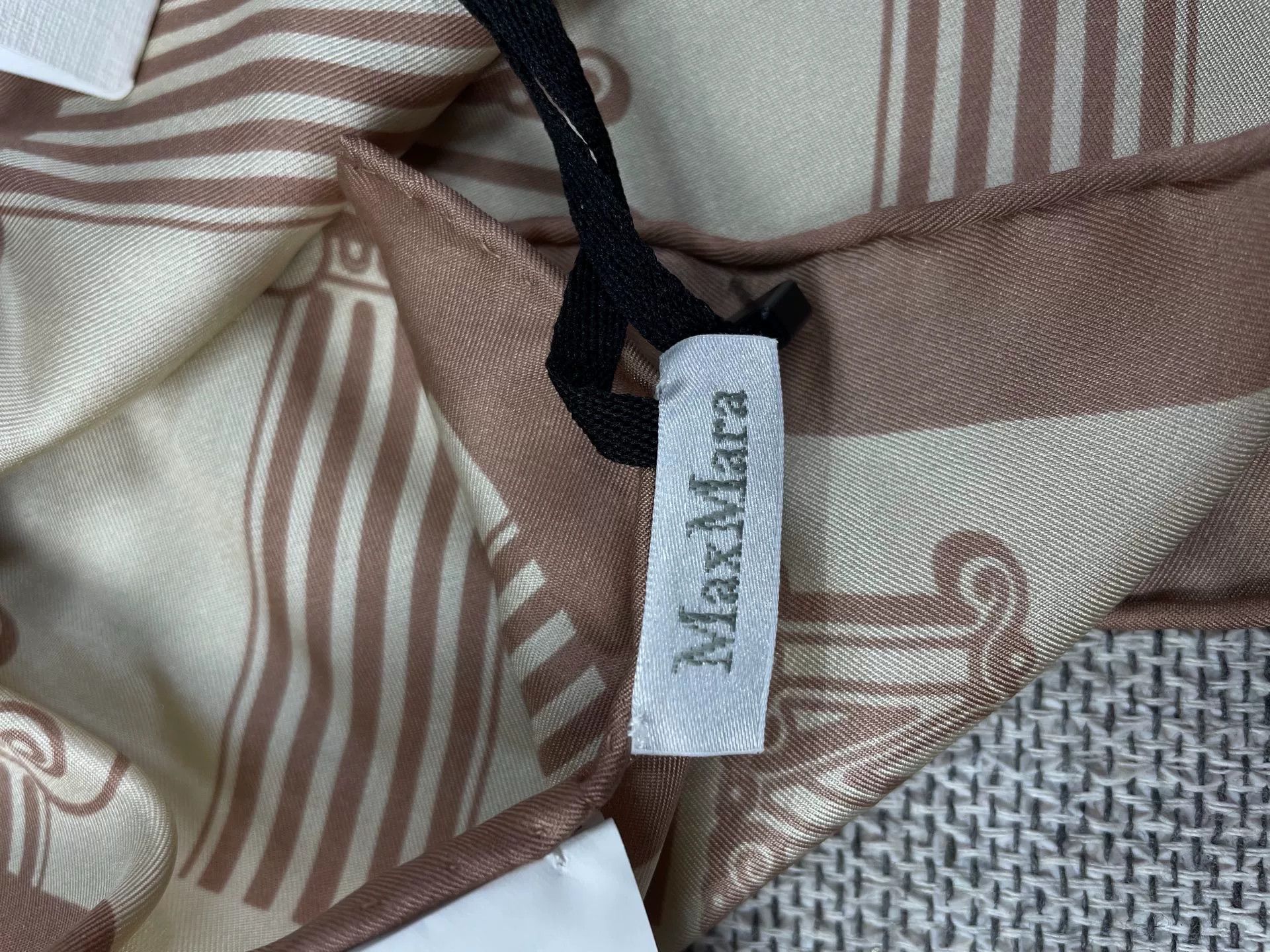 Max Mara MaxMara Silk Scarf in Brown Tones Size ONE SIZE - 3 Thumbnail
