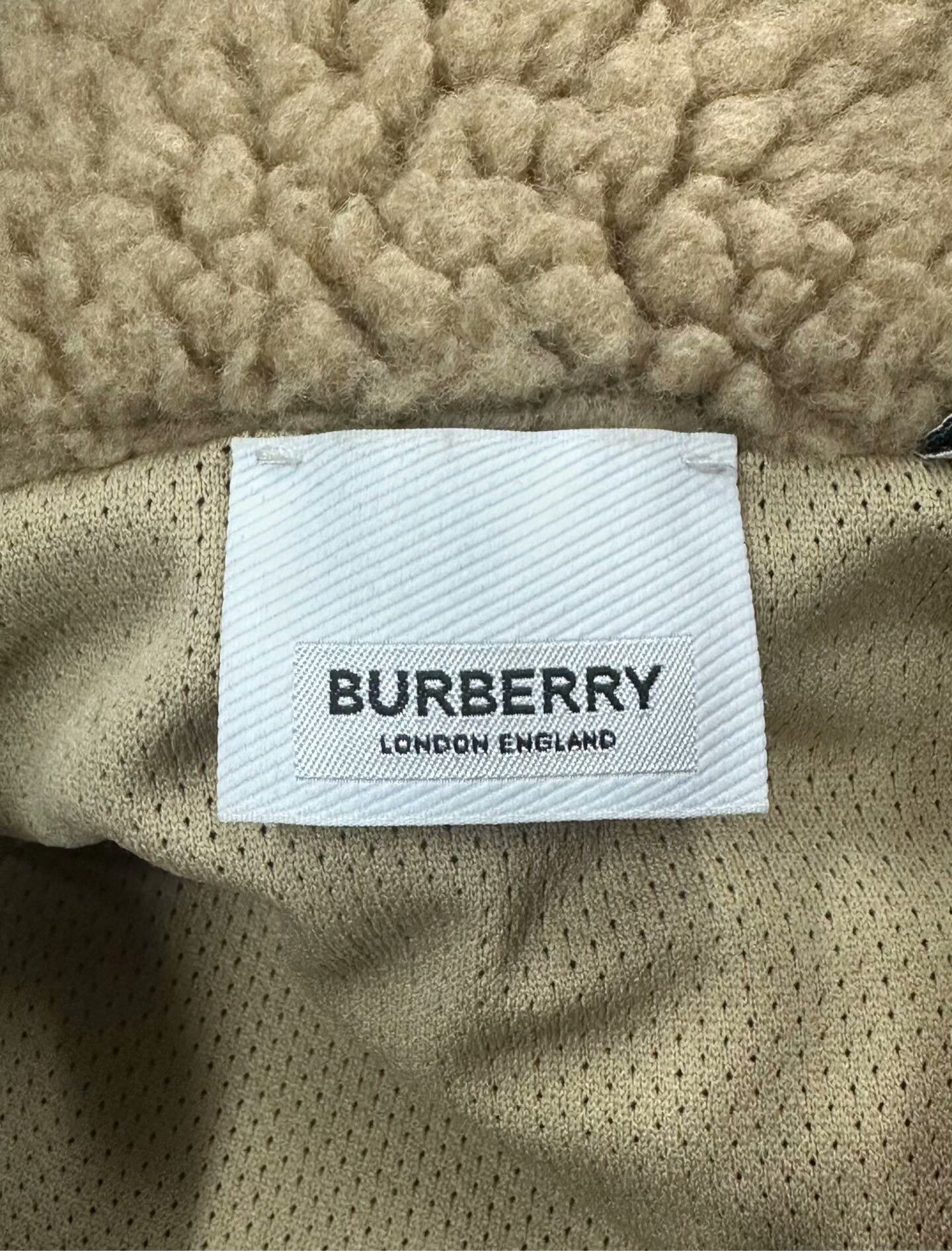 Burberry Burberry Teddy Fleece Logo Jacket L Size Size US L / EU 52-54 / 3 - 3 Thumbnail