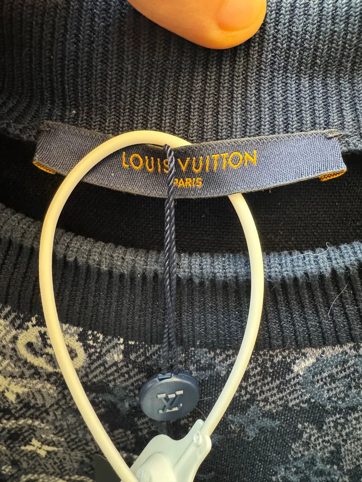 Louis Vuitton Louis Vuitton Space Cotton Hoodie Size L Size US L / EU 52-54 / 3 - 3 Thumbnail