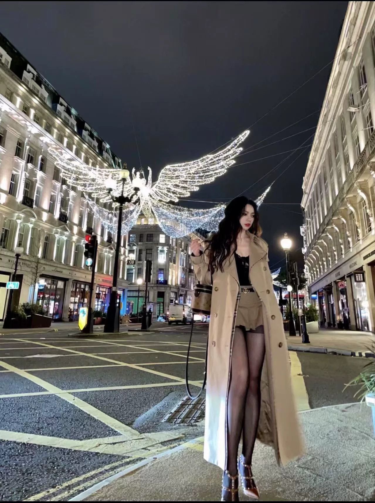 Burberry Burberry Double-Breasted Trench Coat in Beige Size US S / EU 44-46 / 1 - 4 Thumbnail