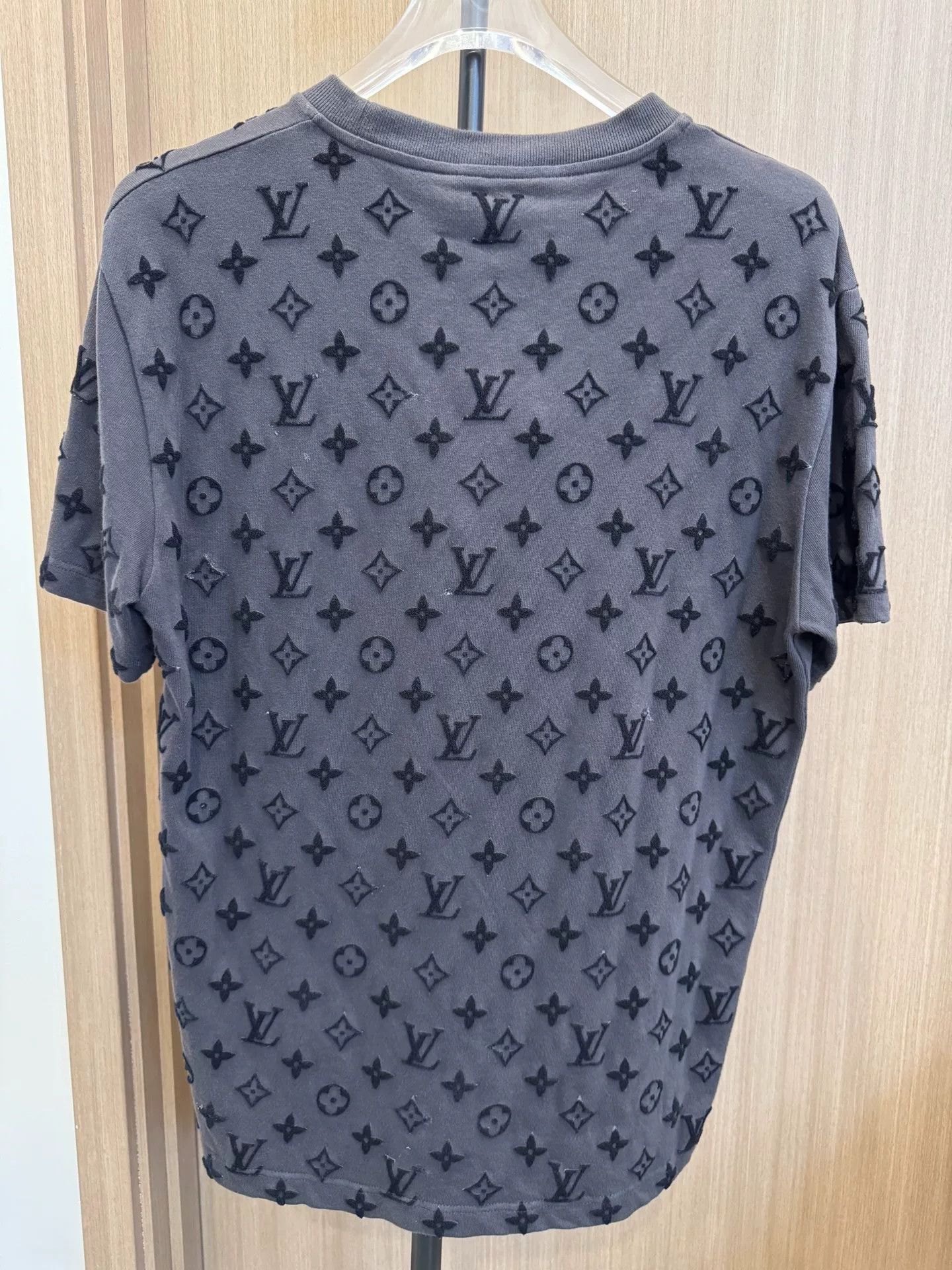 Louis Vuitton Louis Vuitton Black Logo Short Sleeve Shirt Size US M / EU 48-50 / 2 - 2 Thumbnail