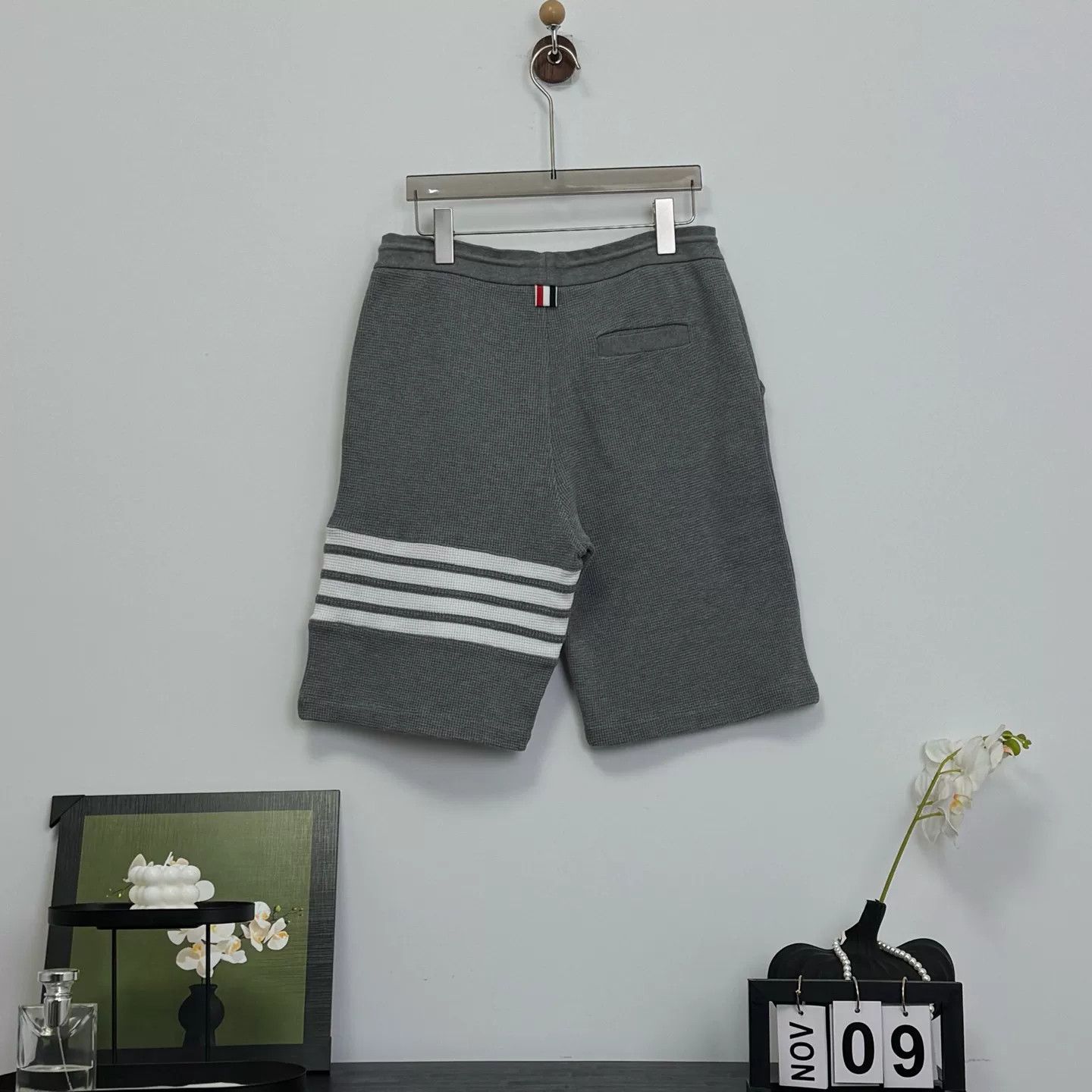 Thom Browne Thom Browne Gray Waffle Stripe Shorts Size 2 Size US 28 / EU 44 - 2 Thumbnail