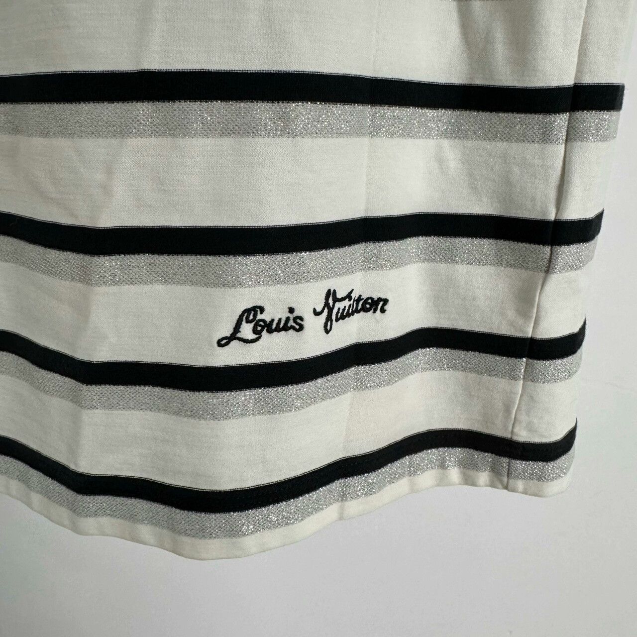 Louis Vuitton Louis Vuitton Striped Embroidered Logo T-Shirt Size US S / EU 44-46 / 1 - 4 Thumbnail