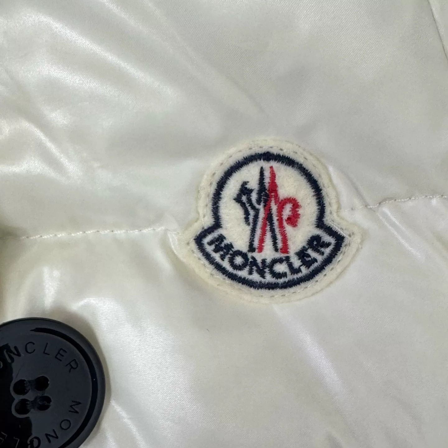 Moncler Moncler Logo Fur Collar Down Vest Size XS / US 0-2 / IT 36-38 - 5 Thumbnail