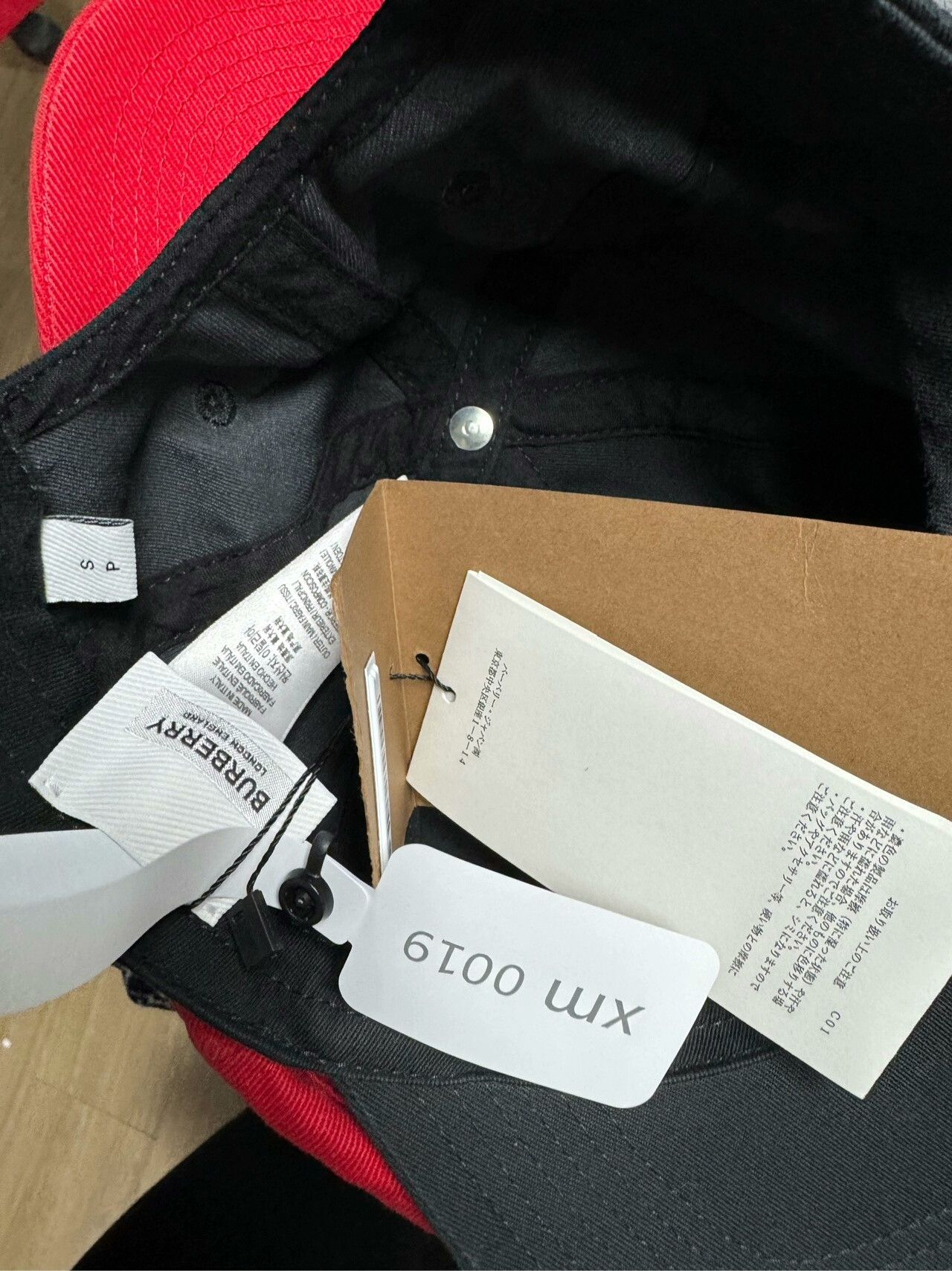 Burberry Burberry Baseball Cap Red and Black Size ONE SIZE - 2 Thumbnail