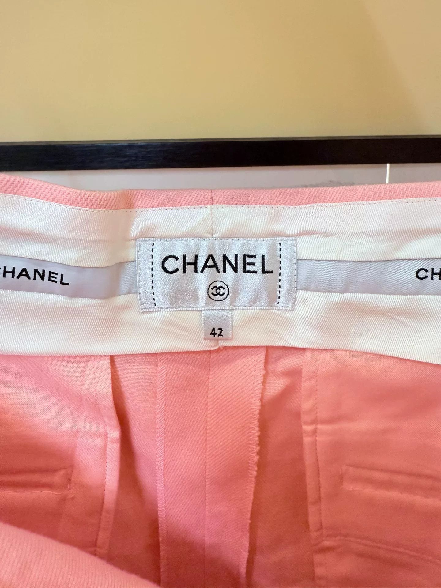 Chanel CHANEL Pink Shorts Size 42 Size 42" / US 20 - 2 Thumbnail