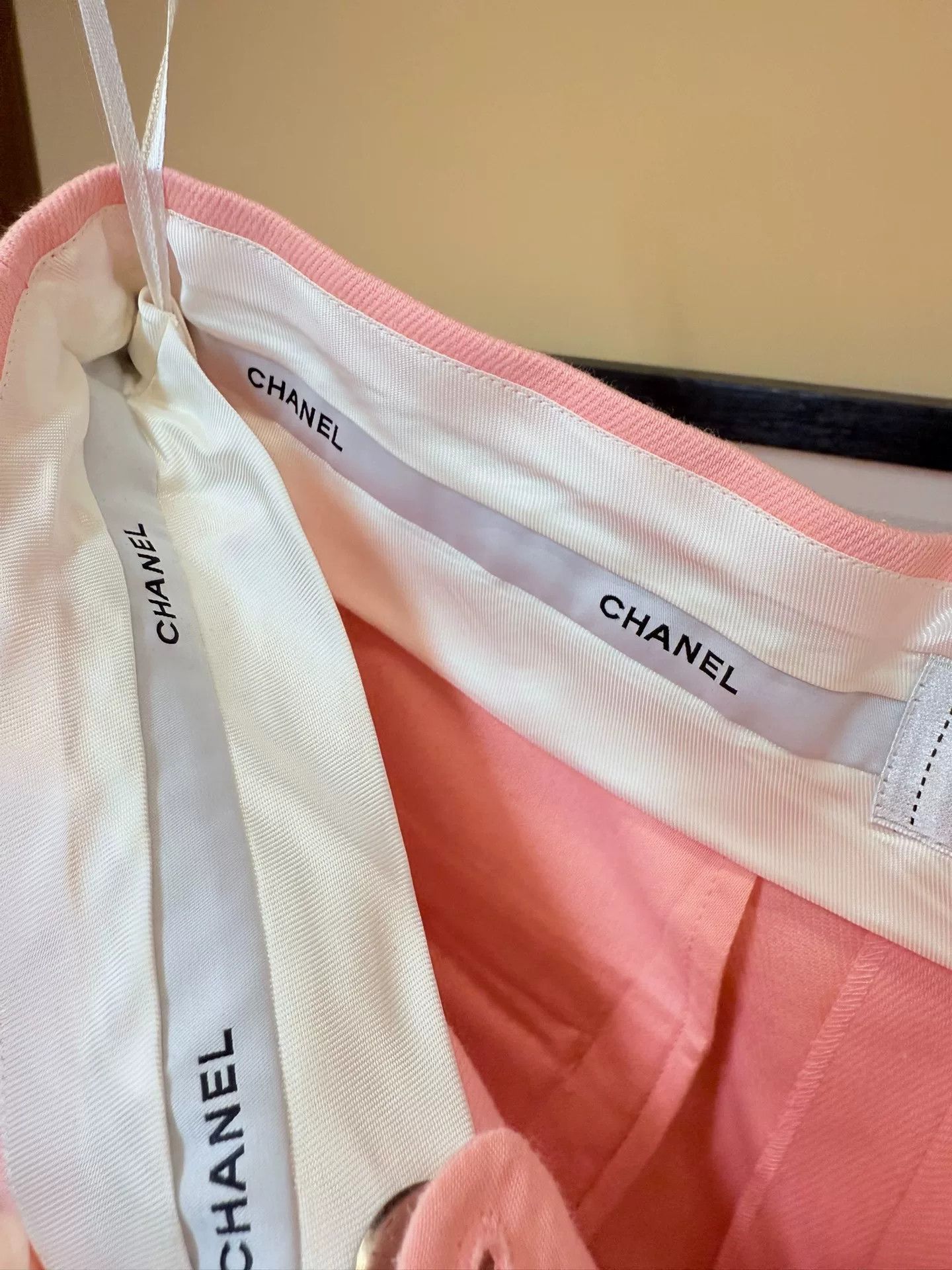 Chanel CHANEL Pink Shorts Size 42 Size 42" / US 20 - 3 Thumbnail