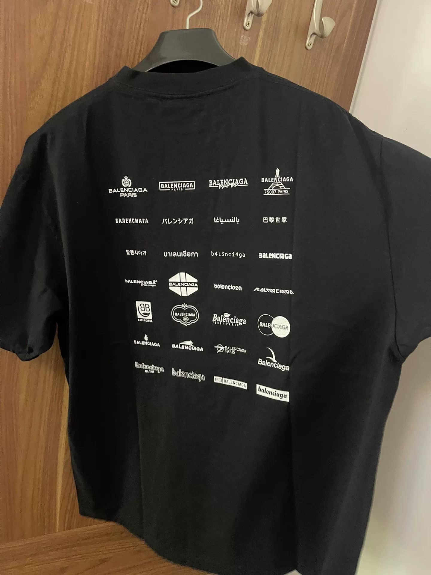 Balenciaga Balenciaga Oversized T-Shirt with Logo Design Size US L / EU 52-54 / 3 - 6 Thumbnail