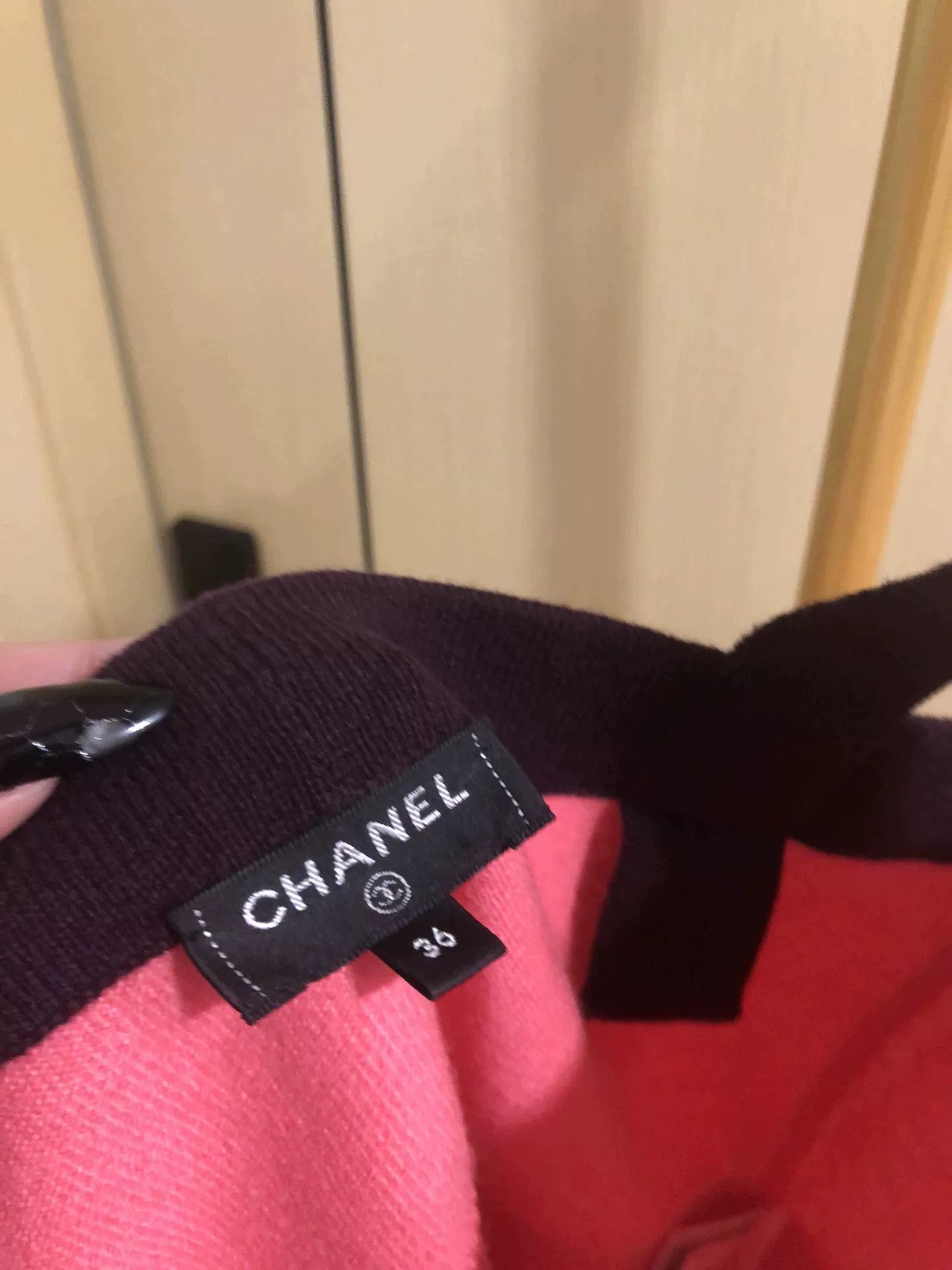 Chanel Chanel Pink Cashmere V-Neck Knit Top Size XS / US 0-2 / IT 36-38 - 4 Thumbnail