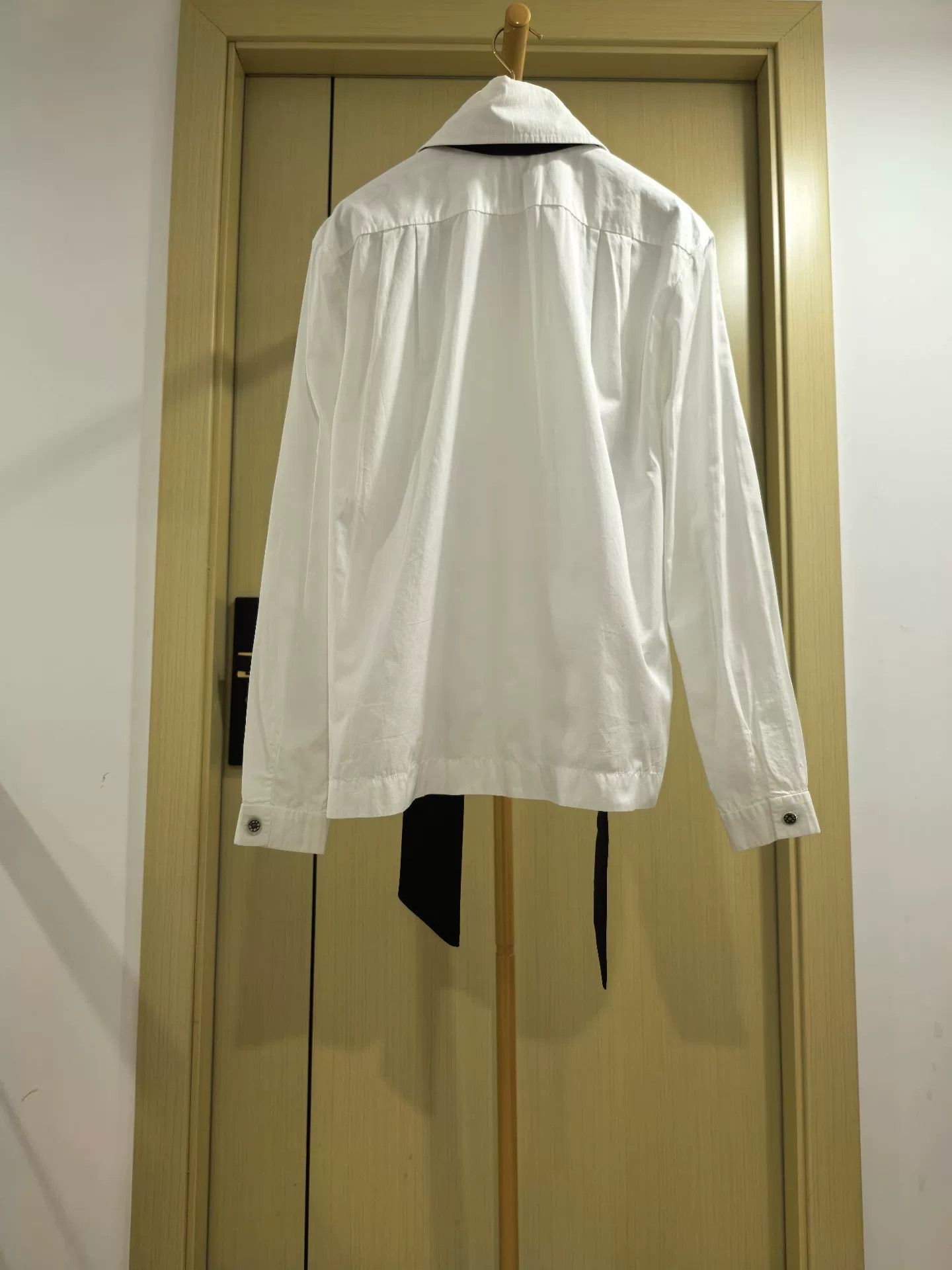 Chanel Chanel Ribbon Shirt in Excellent Condition Size M / US 6-8 / IT 42-44 - 2 Thumbnail