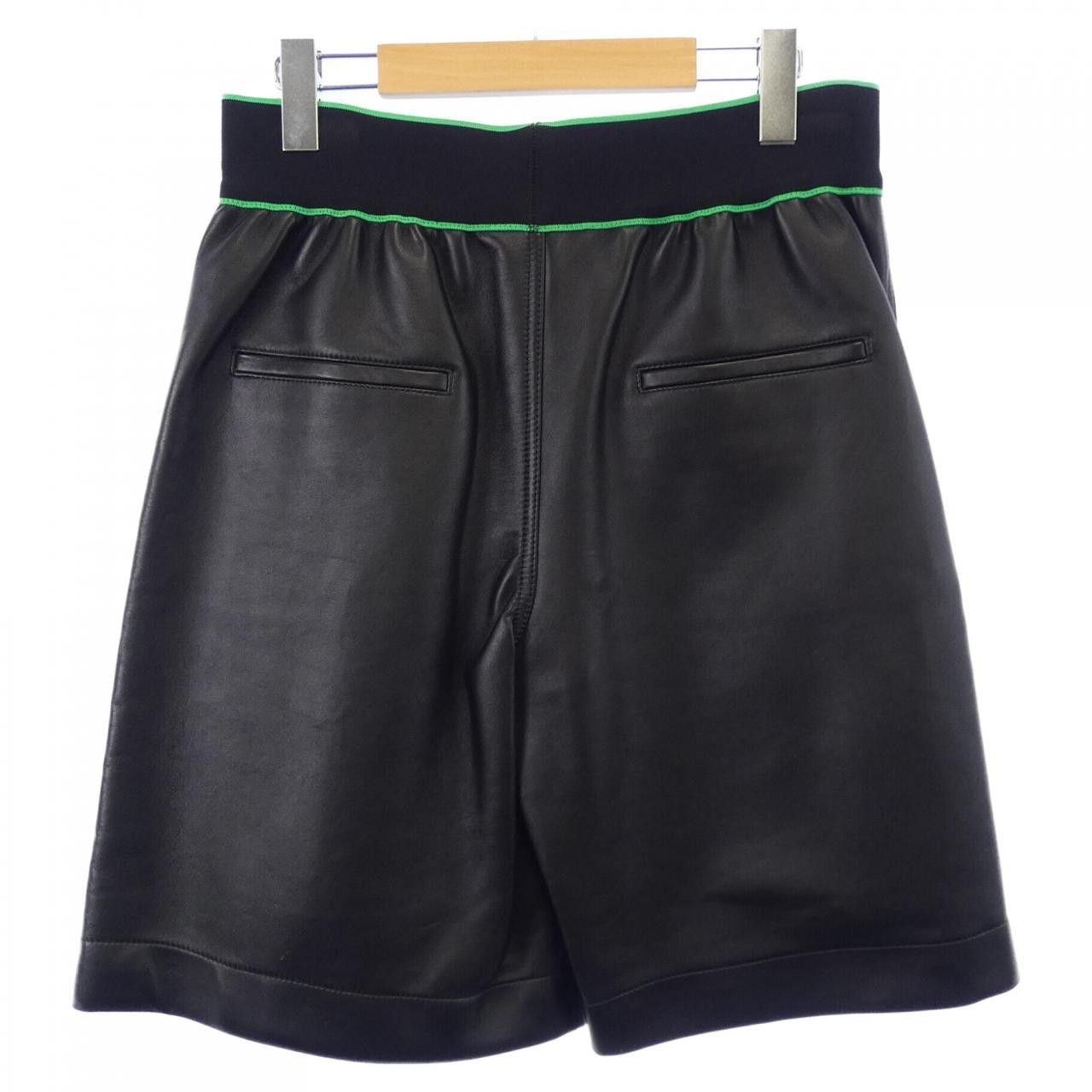 Bottega Veneta Bottega Veneta Bottega Veneta Official Name Wool Shorts Textile Shorts 701994 V24G0 DUTY FREE for USA Size ONE SIZE - 2 Thumbnail