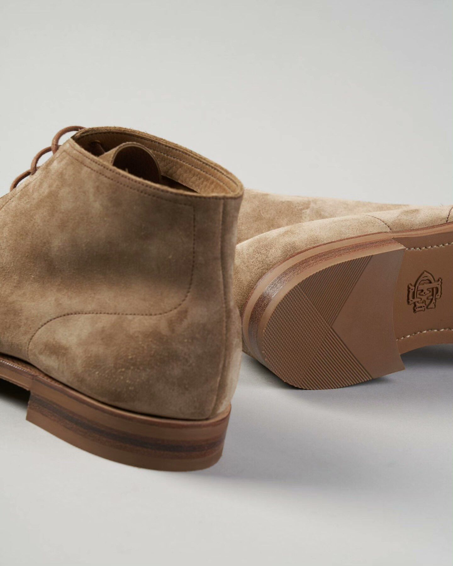 Edward Green Edward Green Mushroom Suede Chukka Boots Size US 6.5 / EU 39-40 - 6 Thumbnail