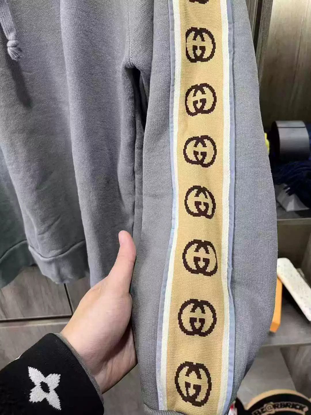 Gucci Gucci Gray Hoodie with Yellow Stripes Size US L / EU 52-54 / 3 - 5 Thumbnail