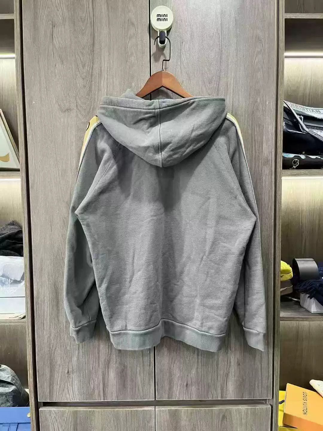 Gucci Gucci Gray Hoodie with Yellow Stripes Size US L / EU 52-54 / 3 - 6 Thumbnail