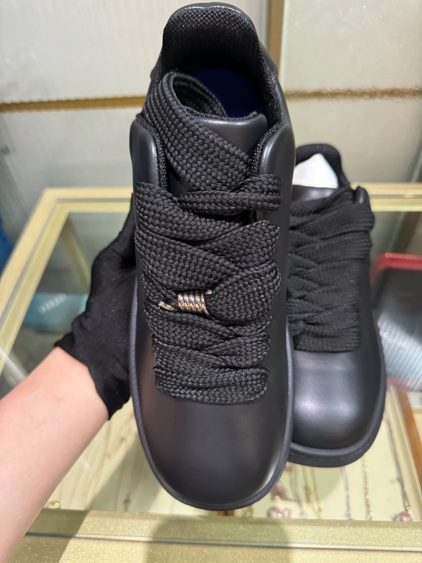 Burberry Burberry Black Low-Top Sneakers for Sale Size US 7 / EU 40 - 4 Thumbnail