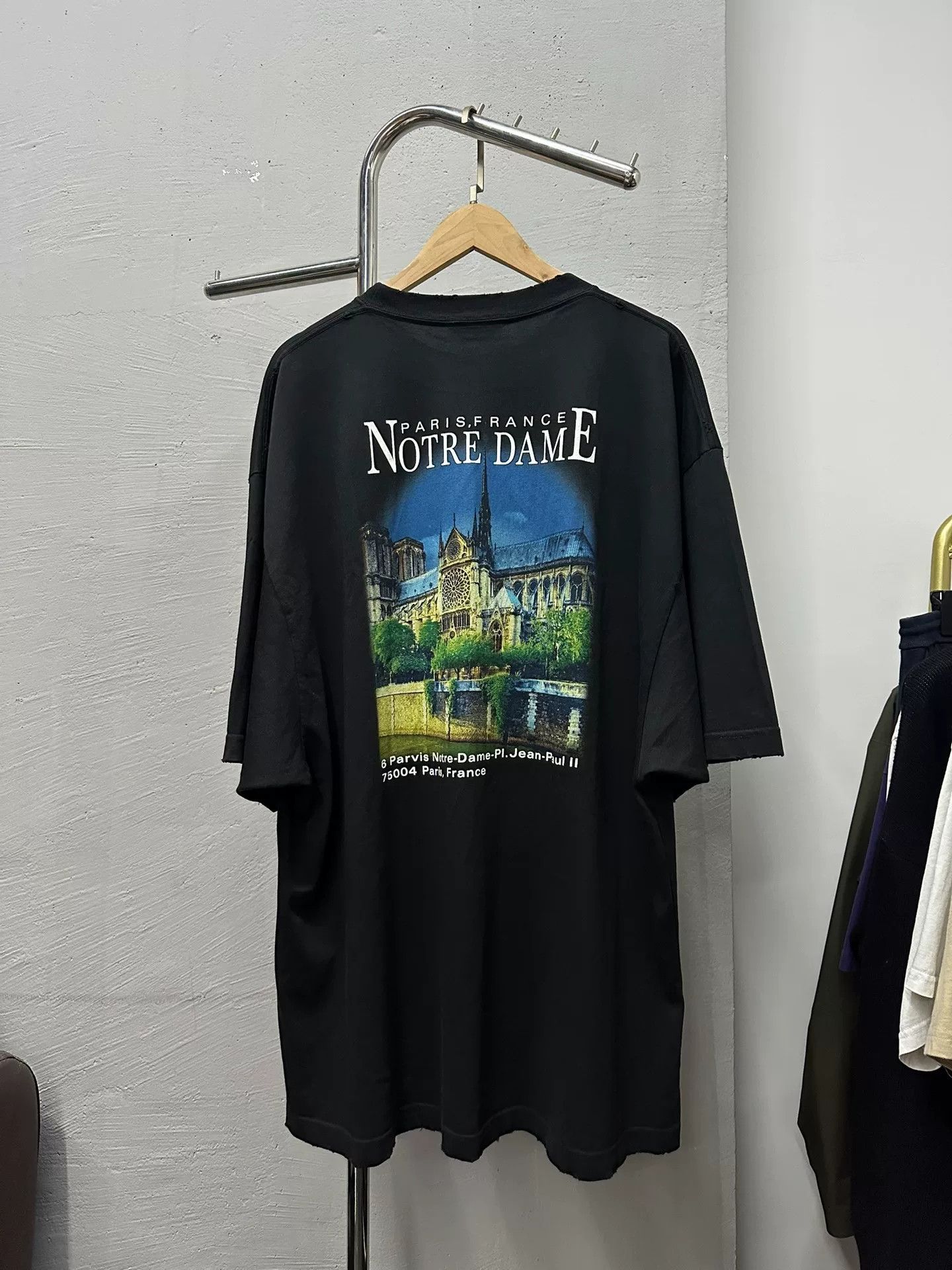 Balenciaga Balenciaga Castle Print Oversized T-Shirt Size US S / EU 44-46 / 1 - 5 Thumbnail