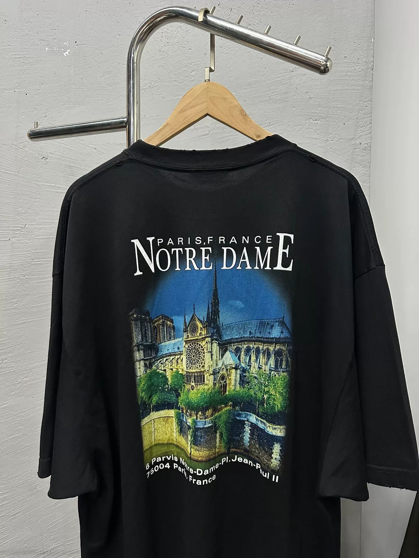 Balenciaga Balenciaga Castle Print Oversized T-Shirt Size US S / EU 44-46 / 1 - 6 Thumbnail