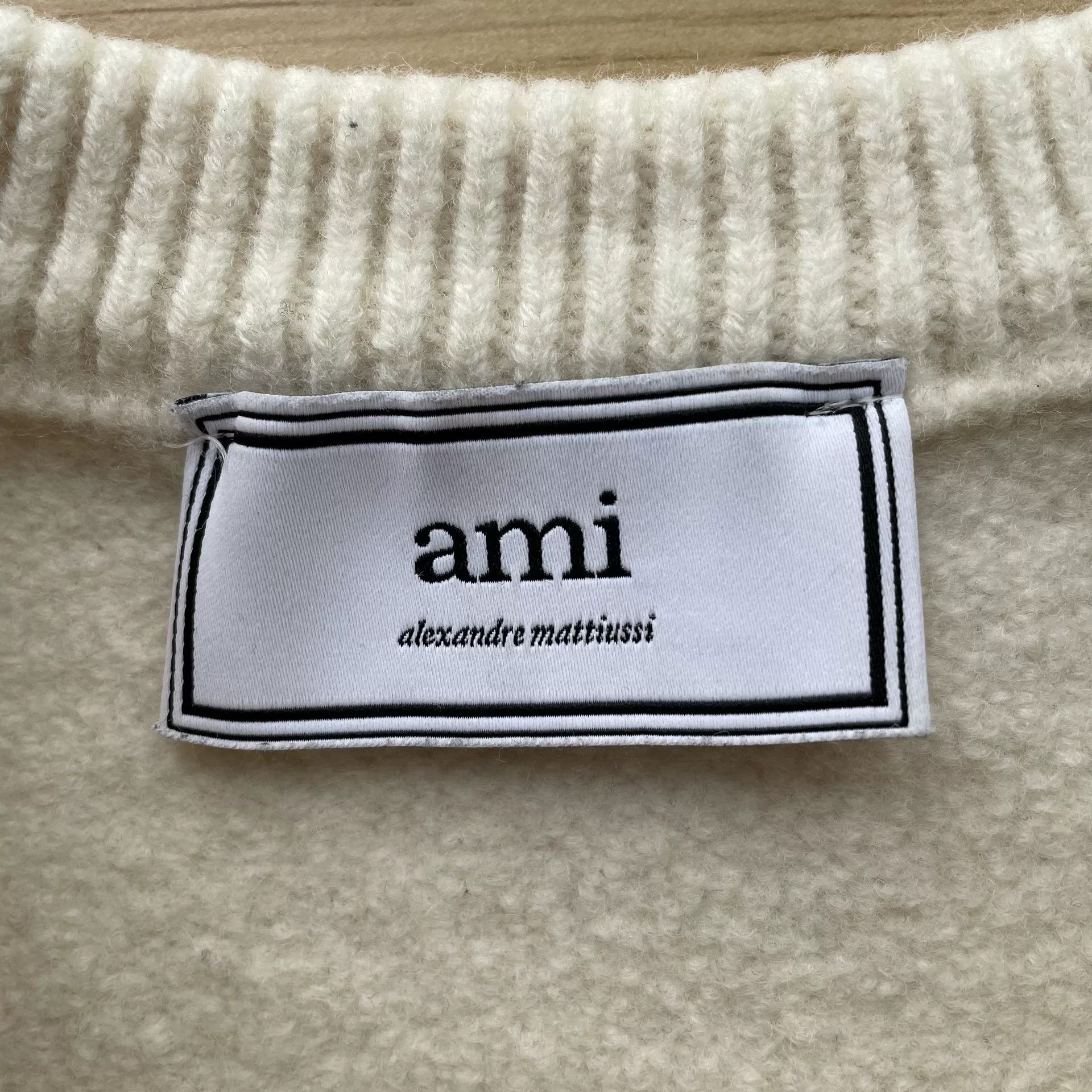 AMI Cream Relaxed Fit Heart Logo Sweater Size XL / US 12-14 / IT 48-50 - 4 Thumbnail