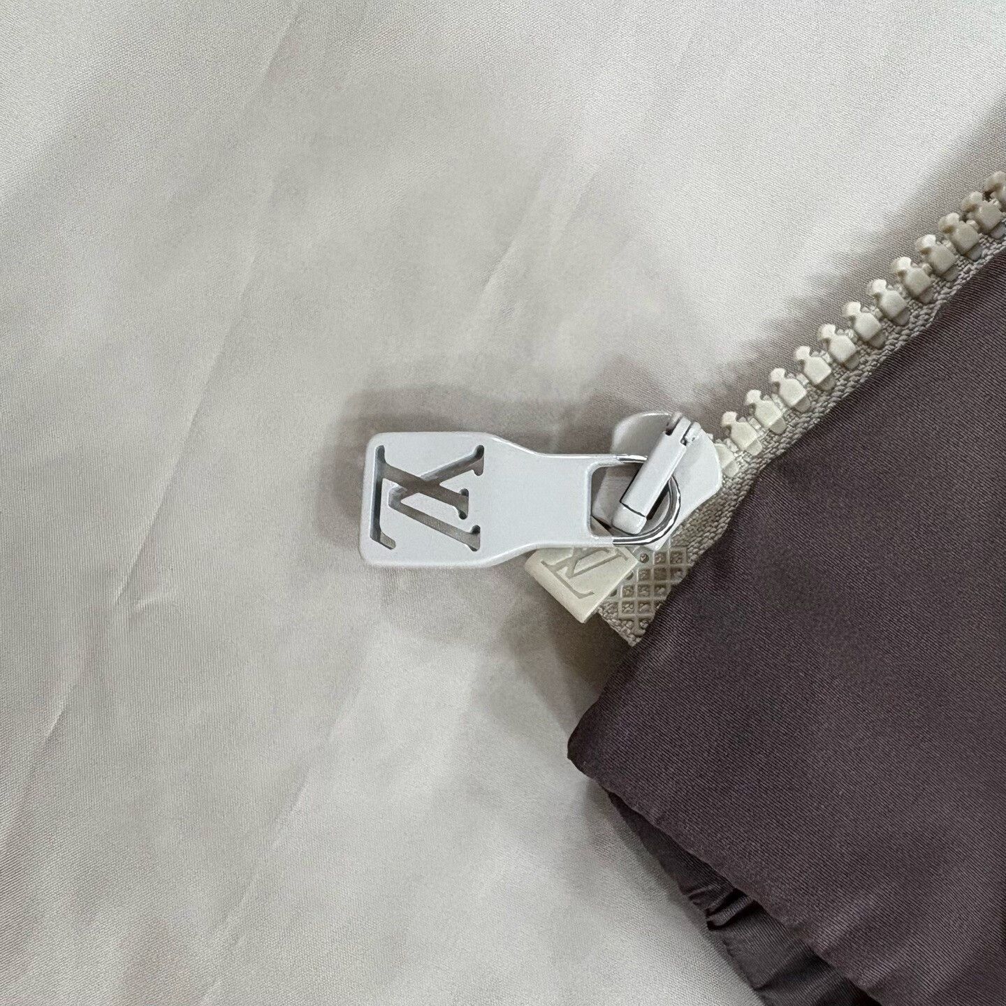 Louis Vuitton Louis Vuitton Brown Logo Zip-Up Jacket Size US S / EU 44-46 / 1 - 6 Thumbnail